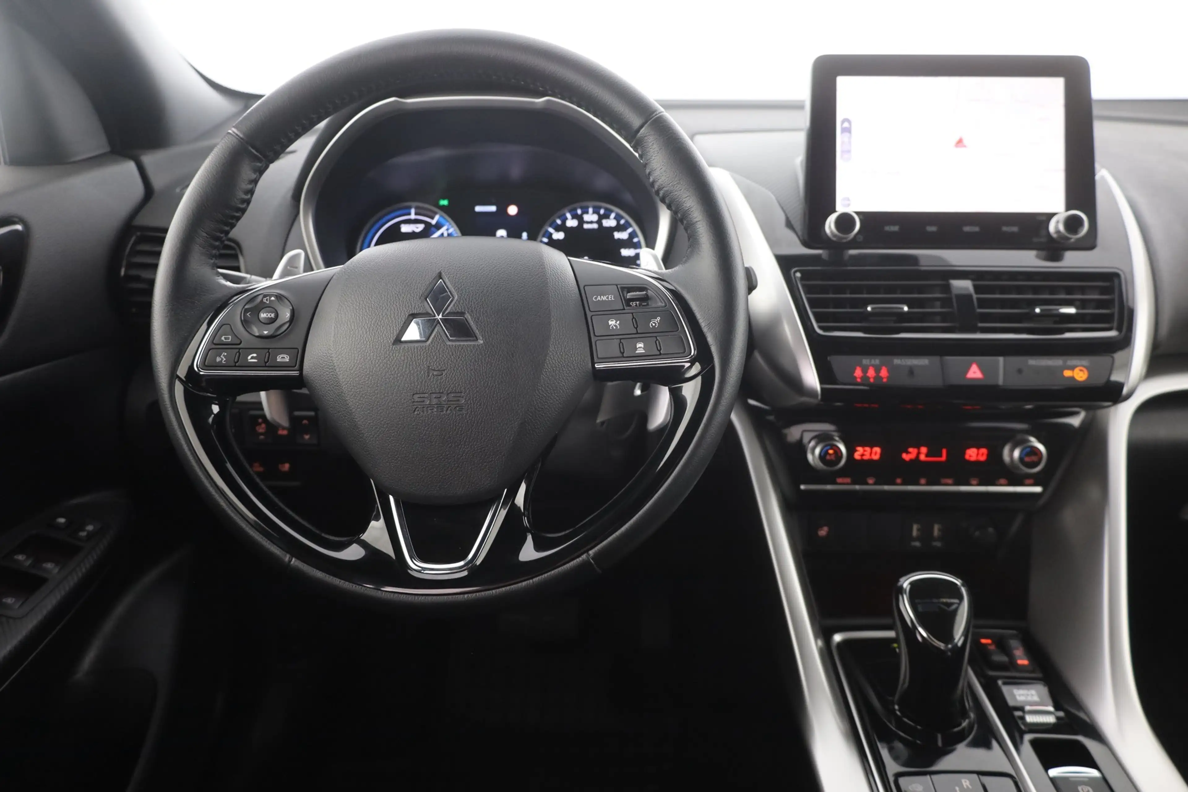 Mitsubishi Eclipse Cross 2.4 PHEV 4WD LED Navi 360° Head-Up — photo 10