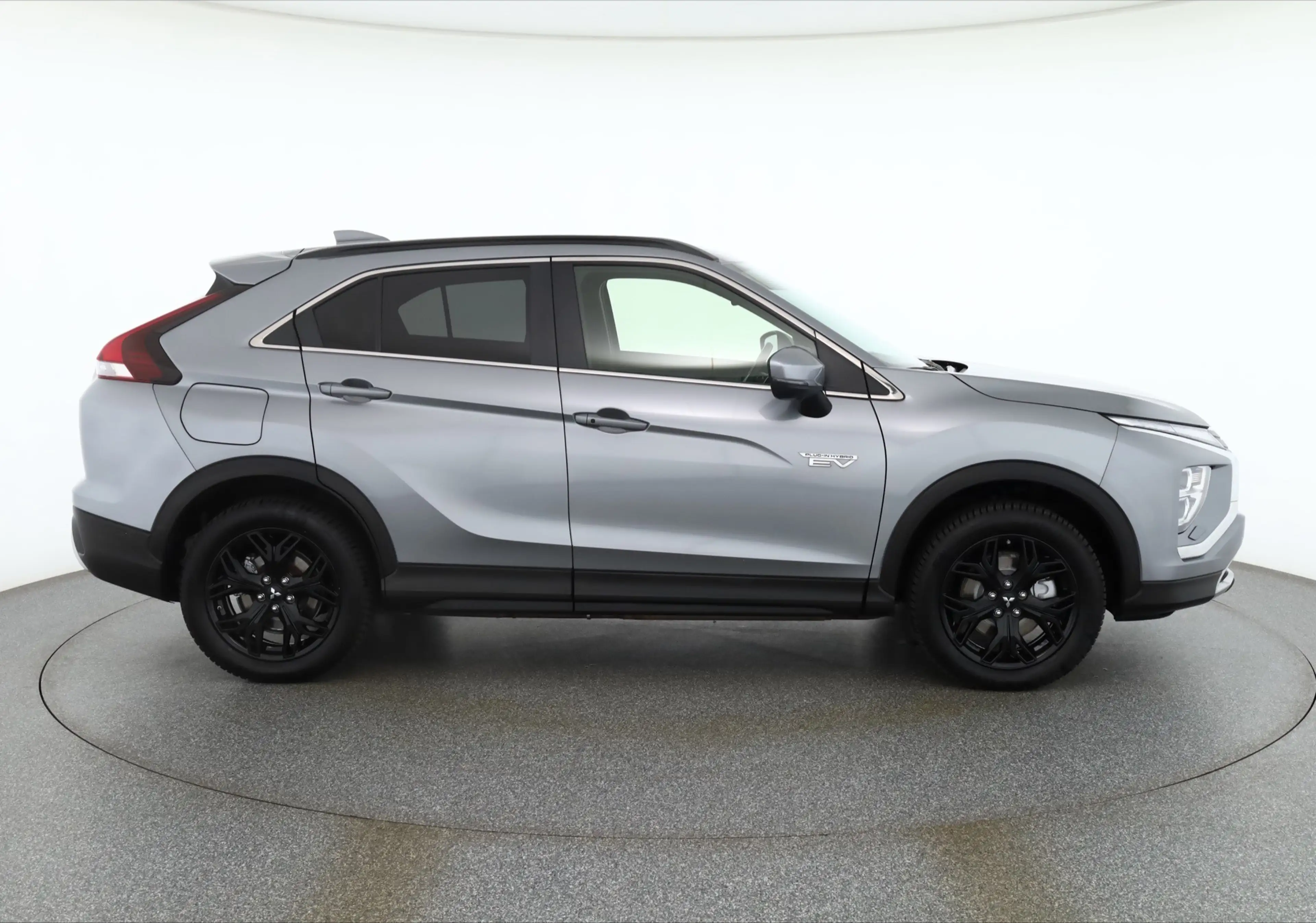 Mitsubishi Eclipse Cross 2.4 PHEV 4WD LED Navi 360° Head-Up — photo 6