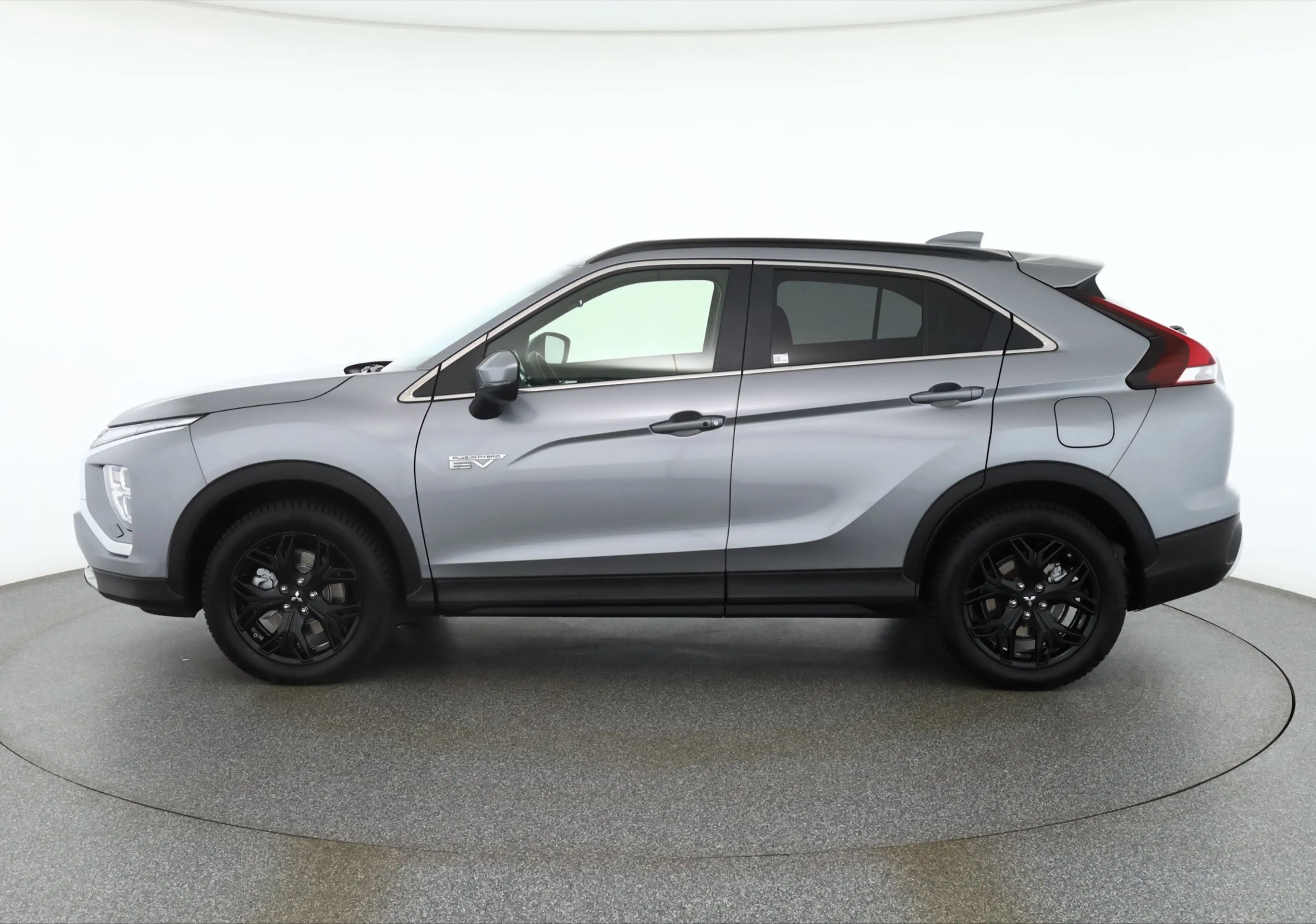 Mitsubishi Eclipse Cross 2.4 PHEV 4WD LED Navi 360° Head-Up — photo 2