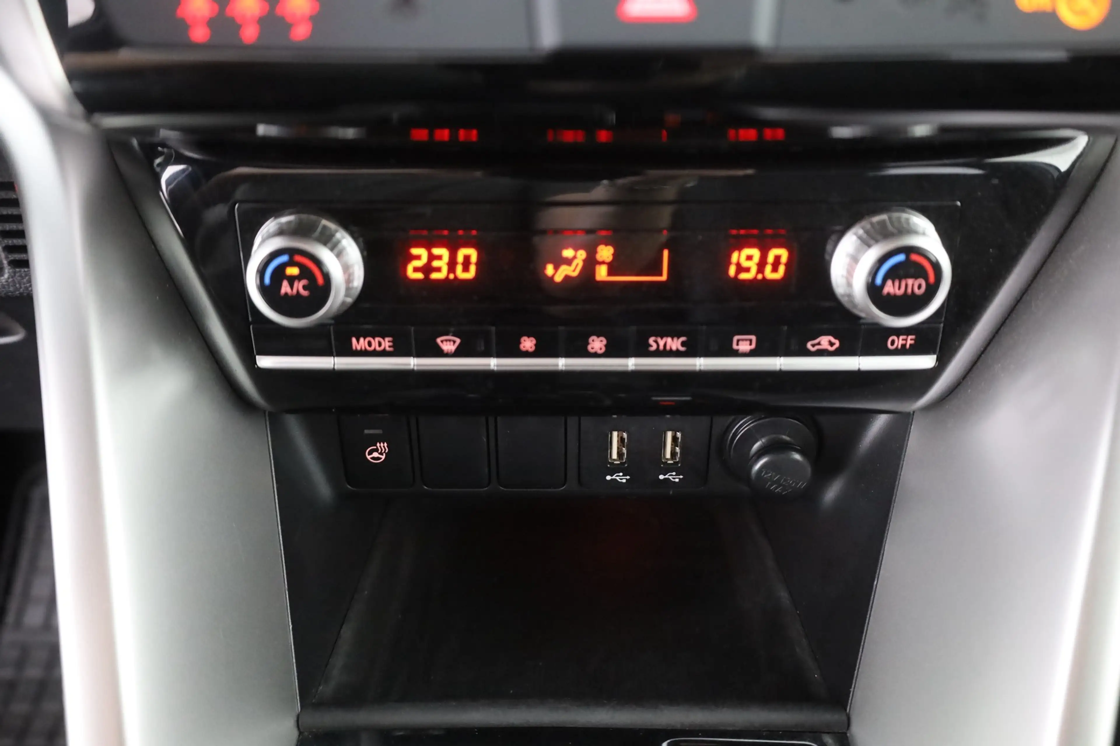 Mitsubishi Eclipse Cross 2.4 PHEV 4WD LED Navi 360° Head-Up — photo 13