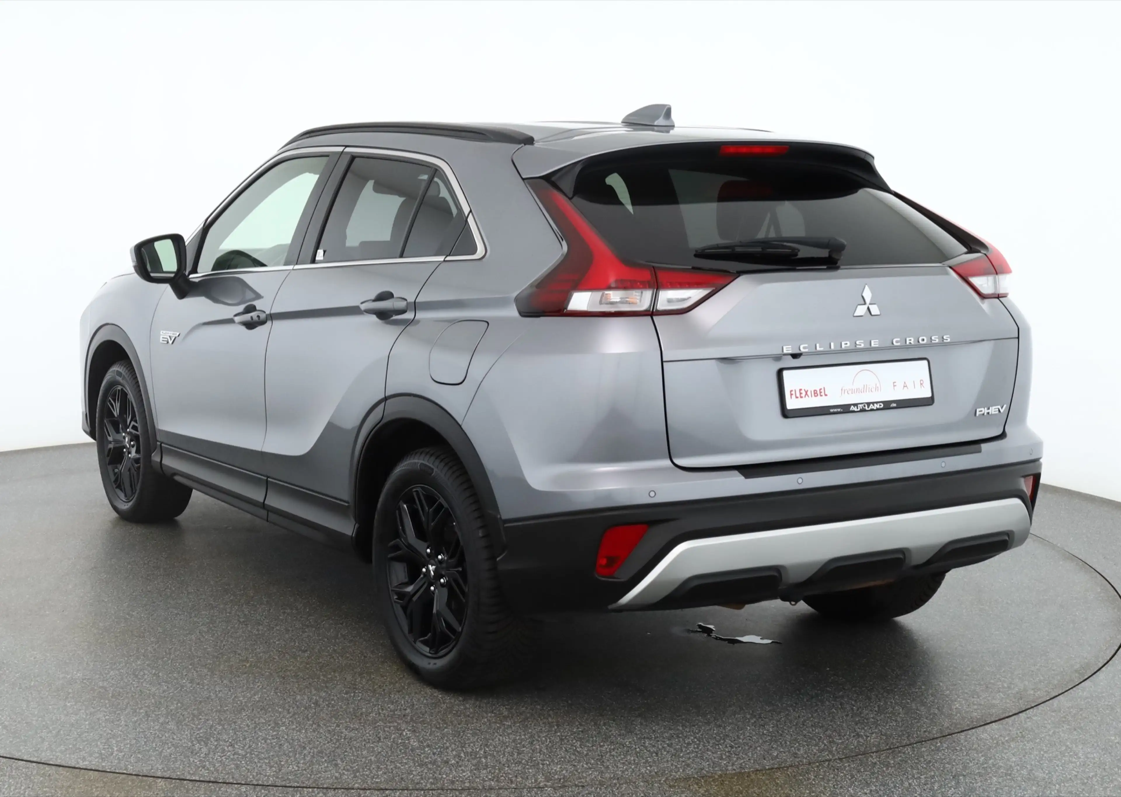 Mitsubishi Eclipse Cross 2.4 PHEV 4WD LED Navi 360° Head-Up — photo 3