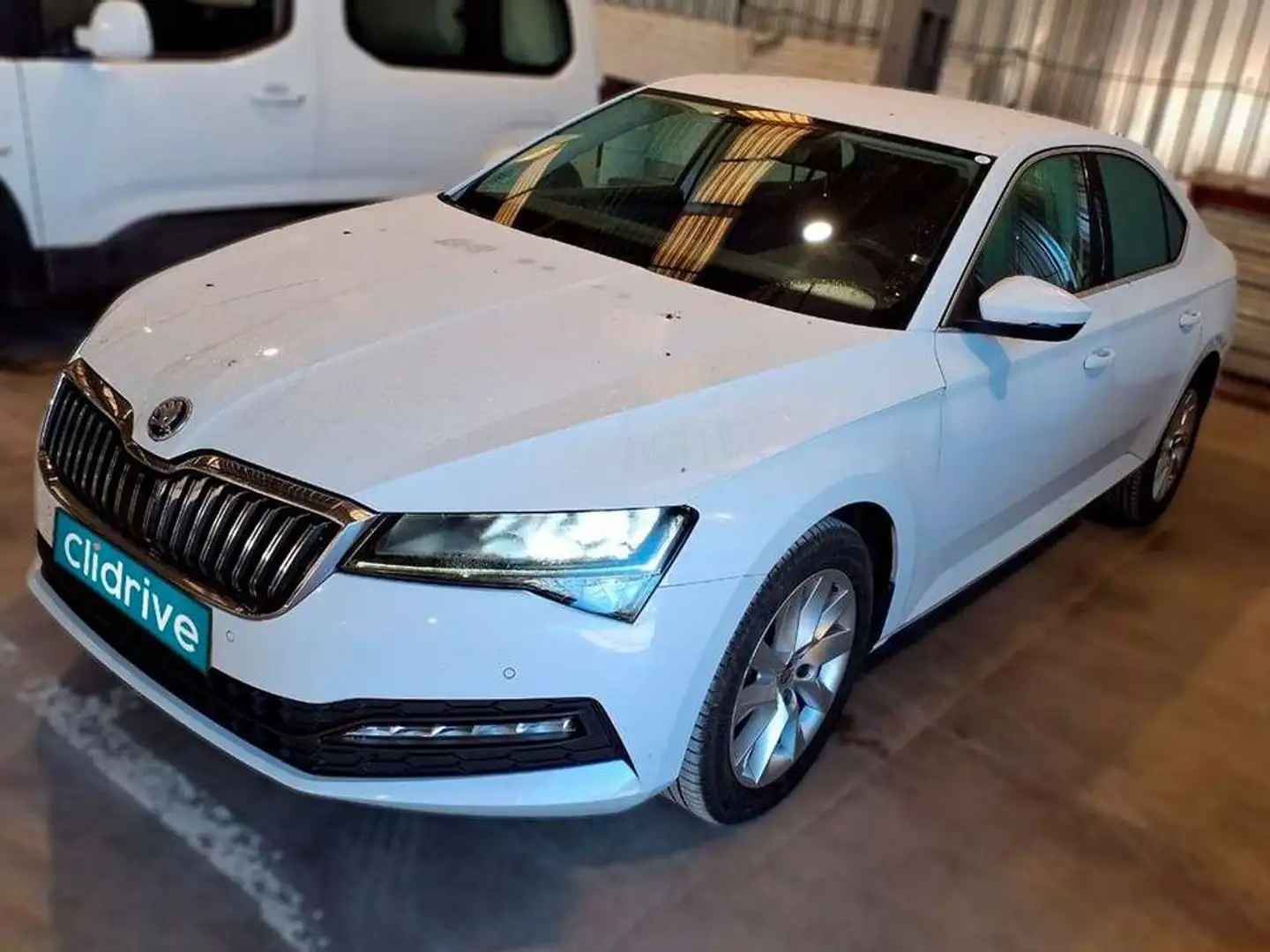Skoda Superb 2.0TDI Active DSG 110kW Blanco - 2