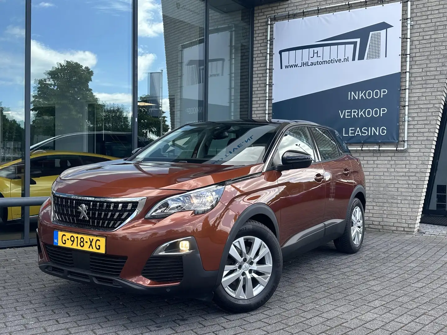 Peugeot 3008 1.2 PureTech Executive*ECC*HAAK*NAVI*CAM*CARPLAY* Bruin - 1