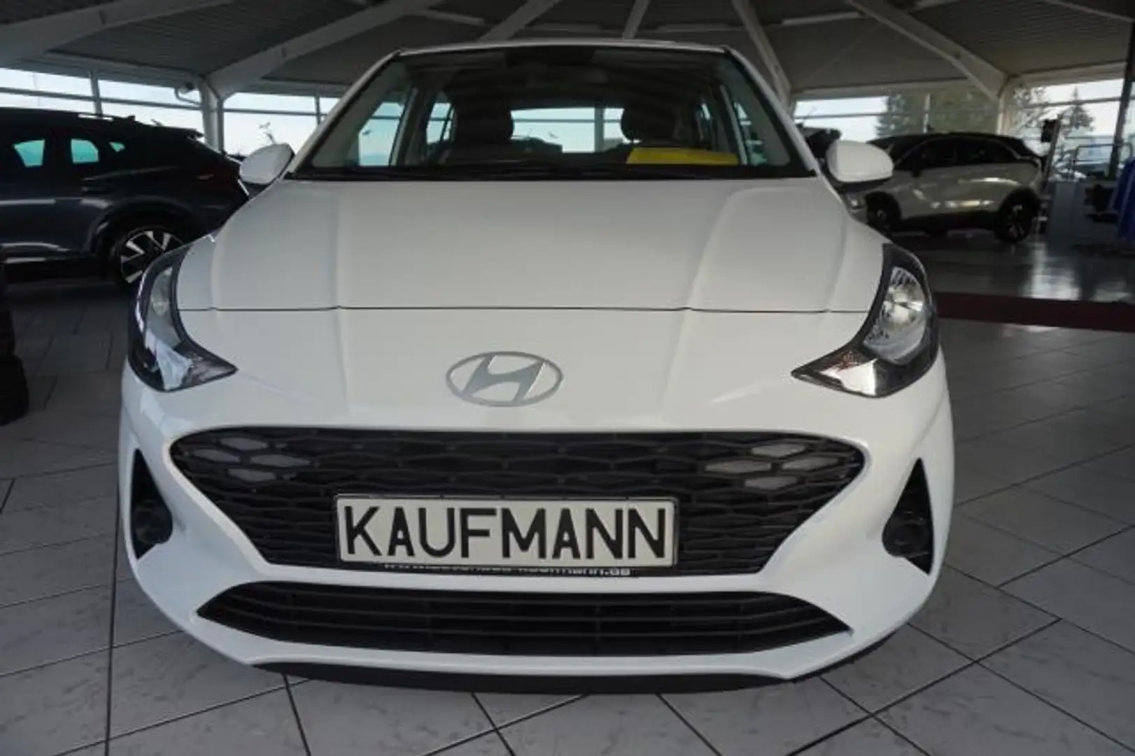 Hyundai i10 I10 1,0 ADVANCED KAMERA KLIMAAUTOMATIK SHZ NAVI Weiß - 2