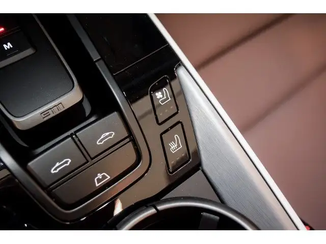 Porsche 911 view 16