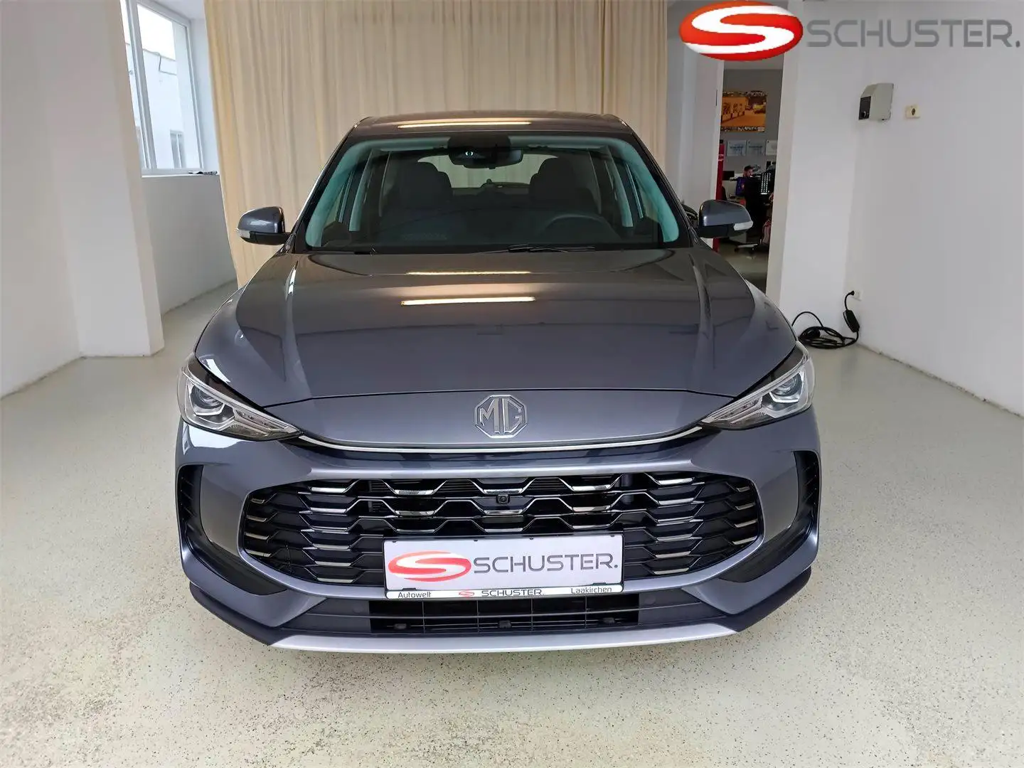 MG ZS + 1.5 Select *ab 18.490,-* Grau - 2