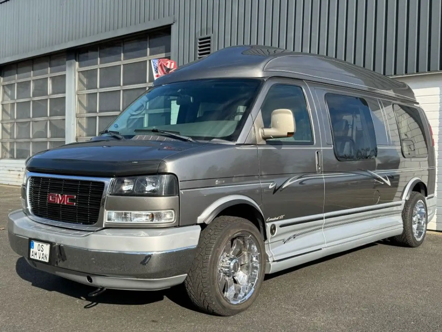 Chevrolet Express 6.0 lang Explorer Limited X-SE Bej - 1