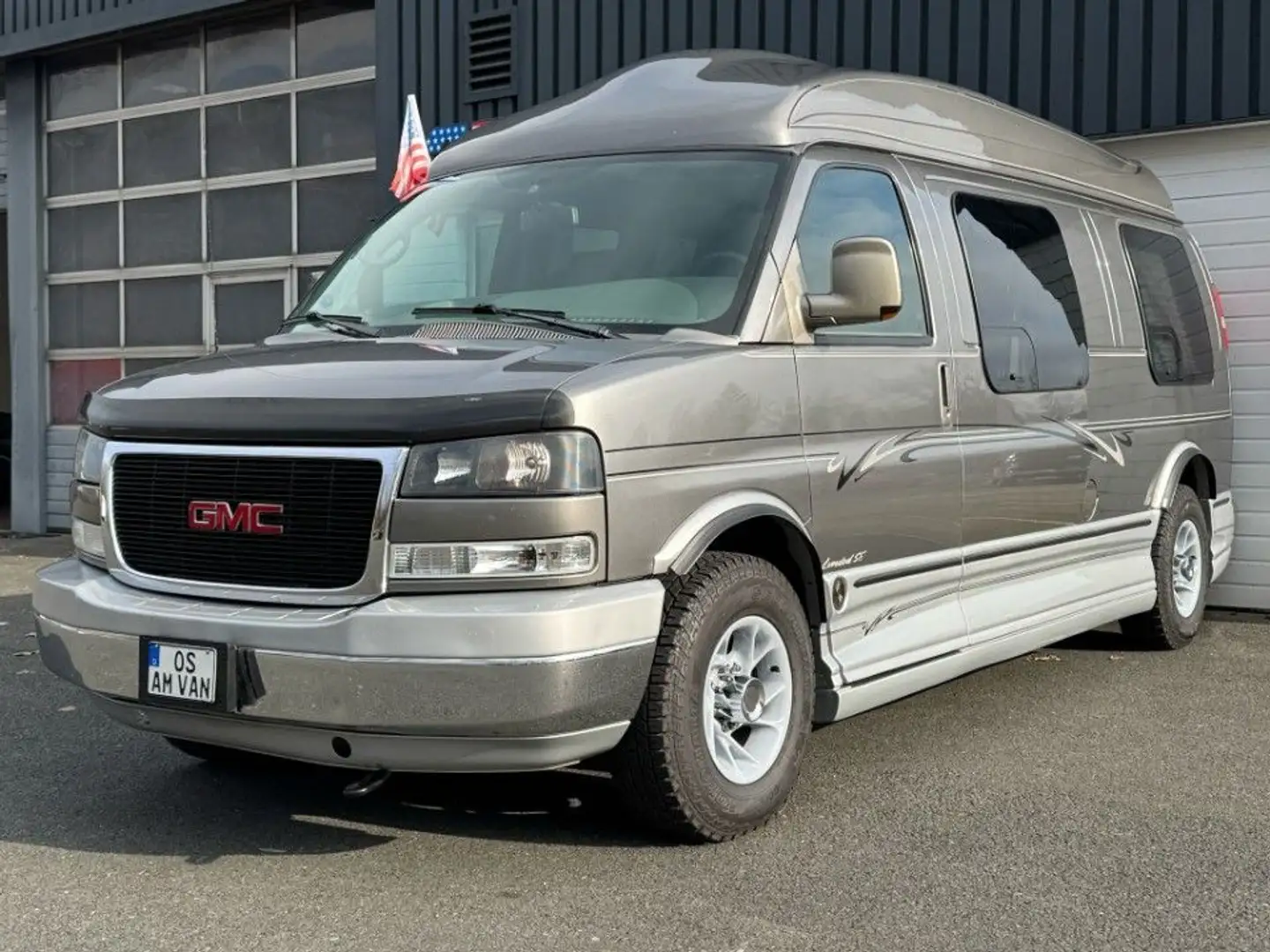 Chevrolet Express 6.0 lang Explorer Limited X-SE Bej - 2