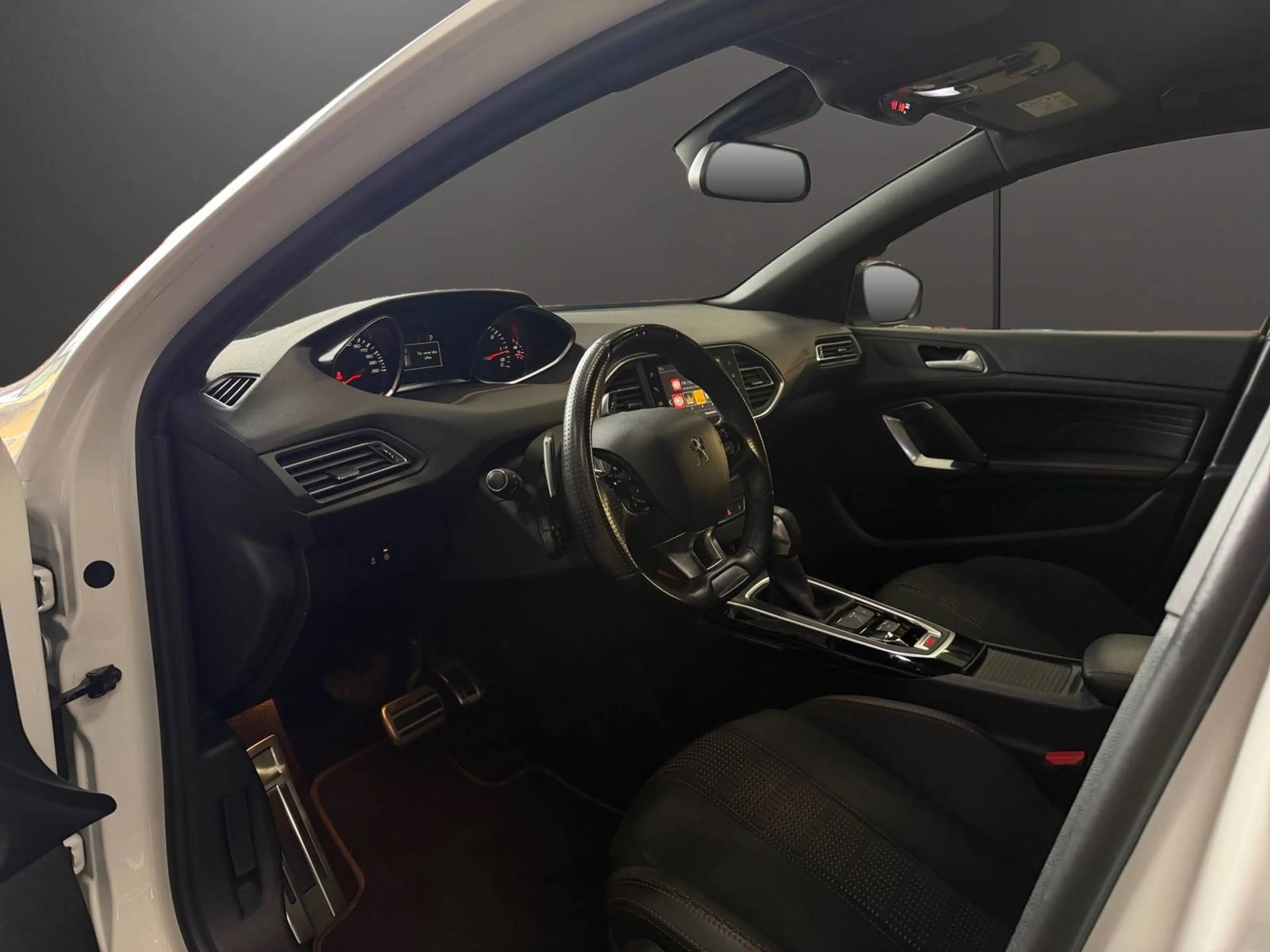 Peugeot 308 GT LINE 1.6 BLUEHDI 120 EAT6 | AUTOMATIK | NUR 50.000 KM | TOPZUSTAND | FULL-LED | NAVI — photo 9