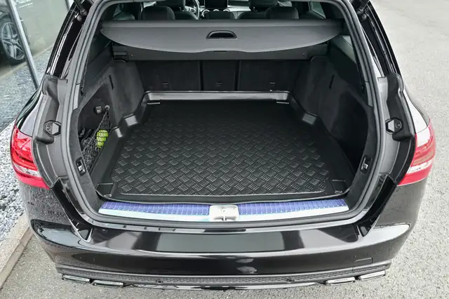 Mercedes-Benz C-Class view 8