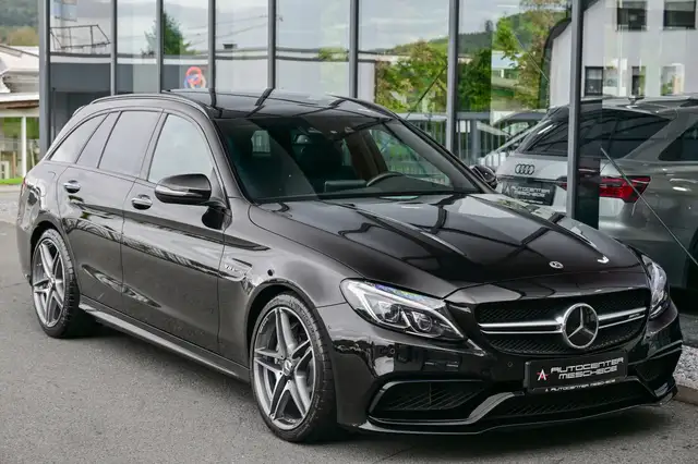 Mercedes-Benz C-Class view 3