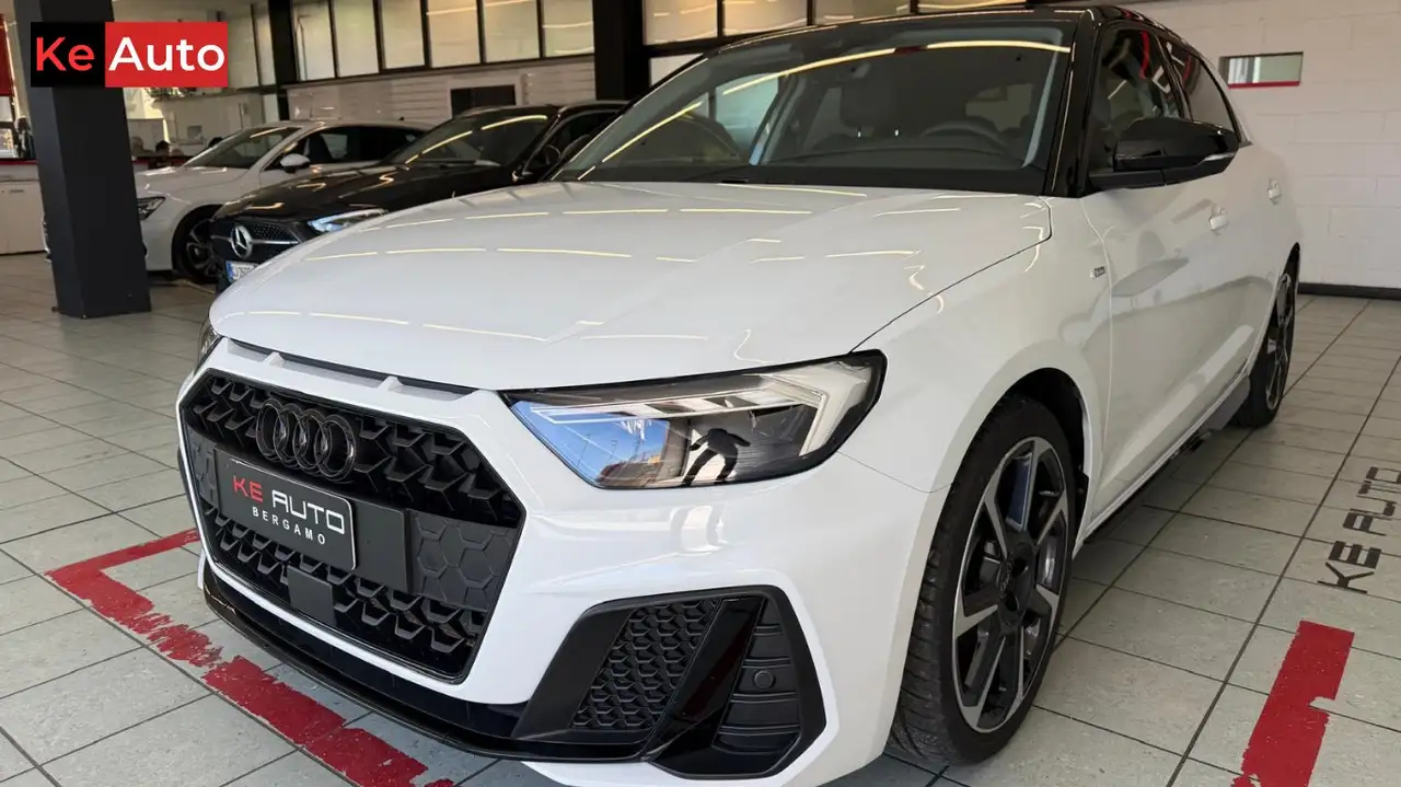 Audi A1 Sportback 30 tfsi Identity Black 116cv s-tronic