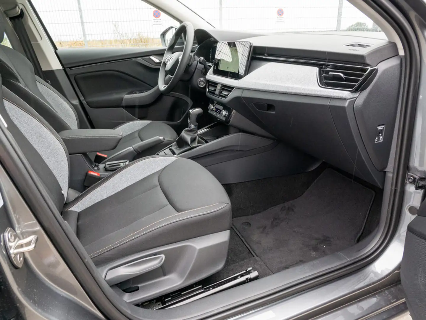 Skoda Scala 1.0 TSI Drive AHK ACC FACEL. MATRIX-LED Gris - 2