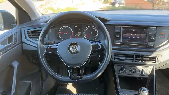 Volkswagen Polo view 23