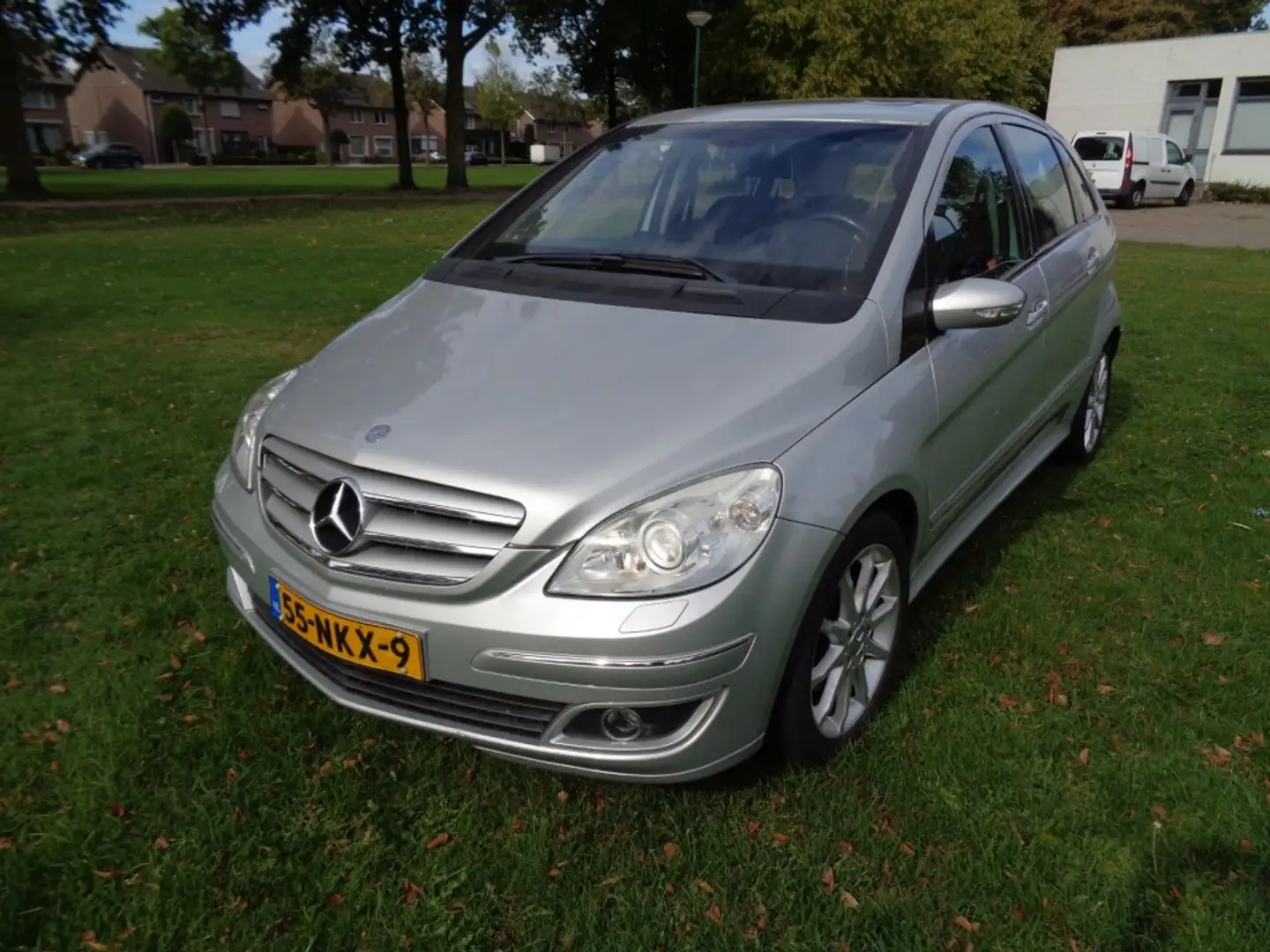 Mercedes-Benz B 200 gereserveerd Gris - 1