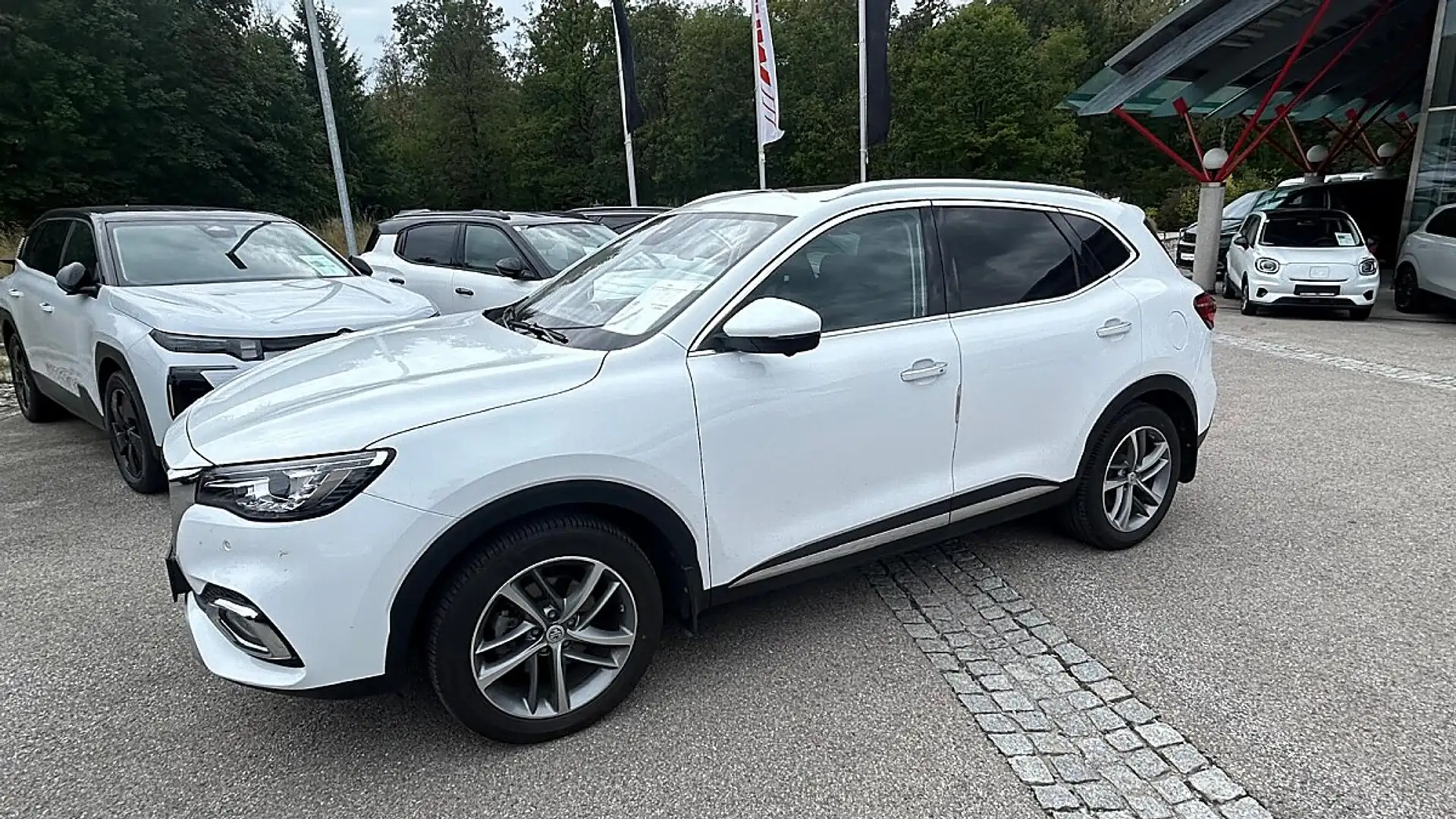 MG EHS 1,5T GDI PHEV Luxury Aut. Weiß - 2