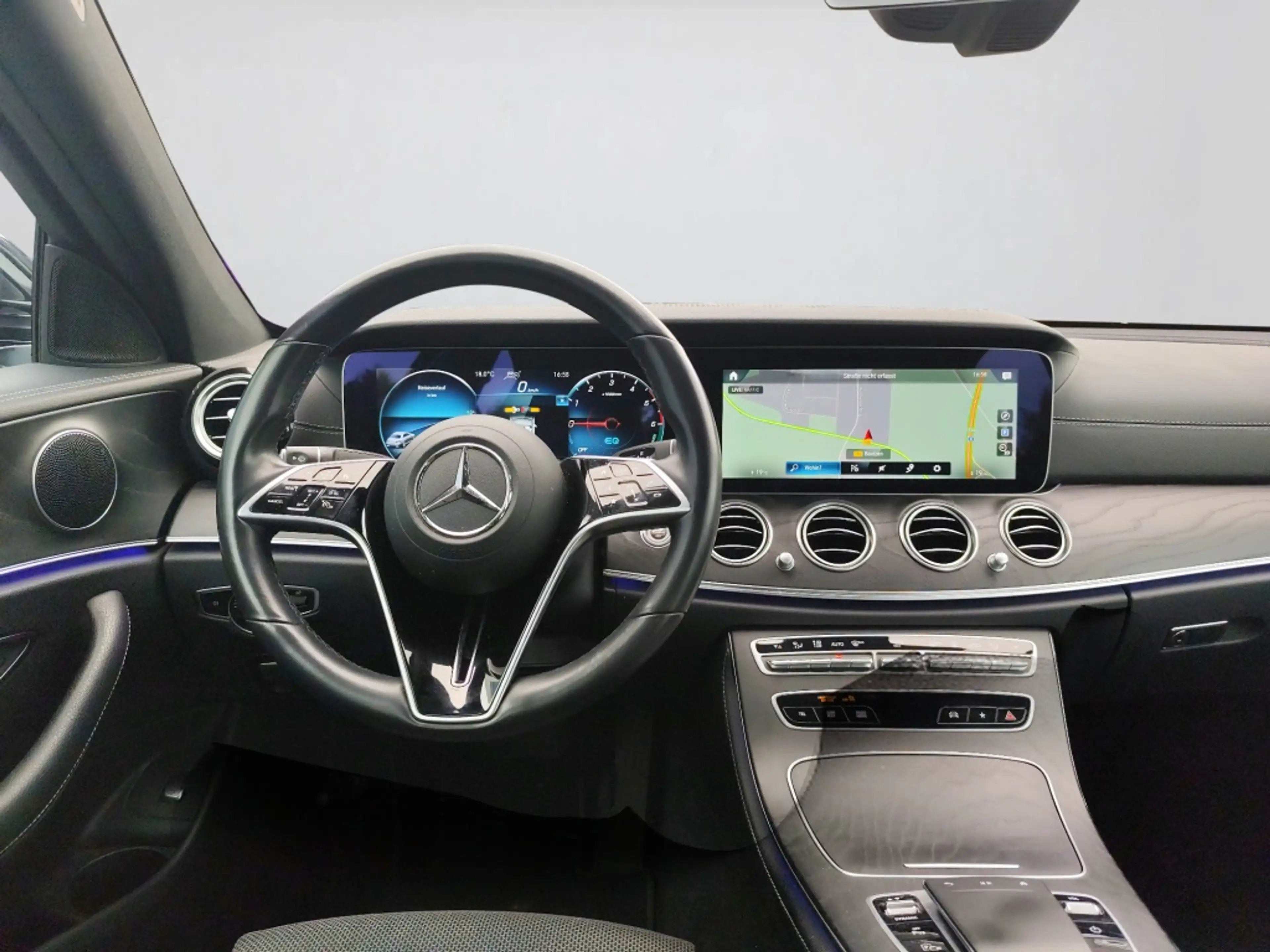 Mercedes-Benz E 300 de 4M Limousine AVANTGARDE|MBEAM|360°|DISTR — photo 11