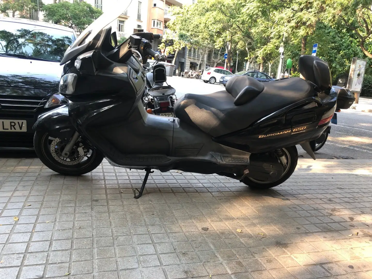 Suzuki Burgman 650 Fekete - 2