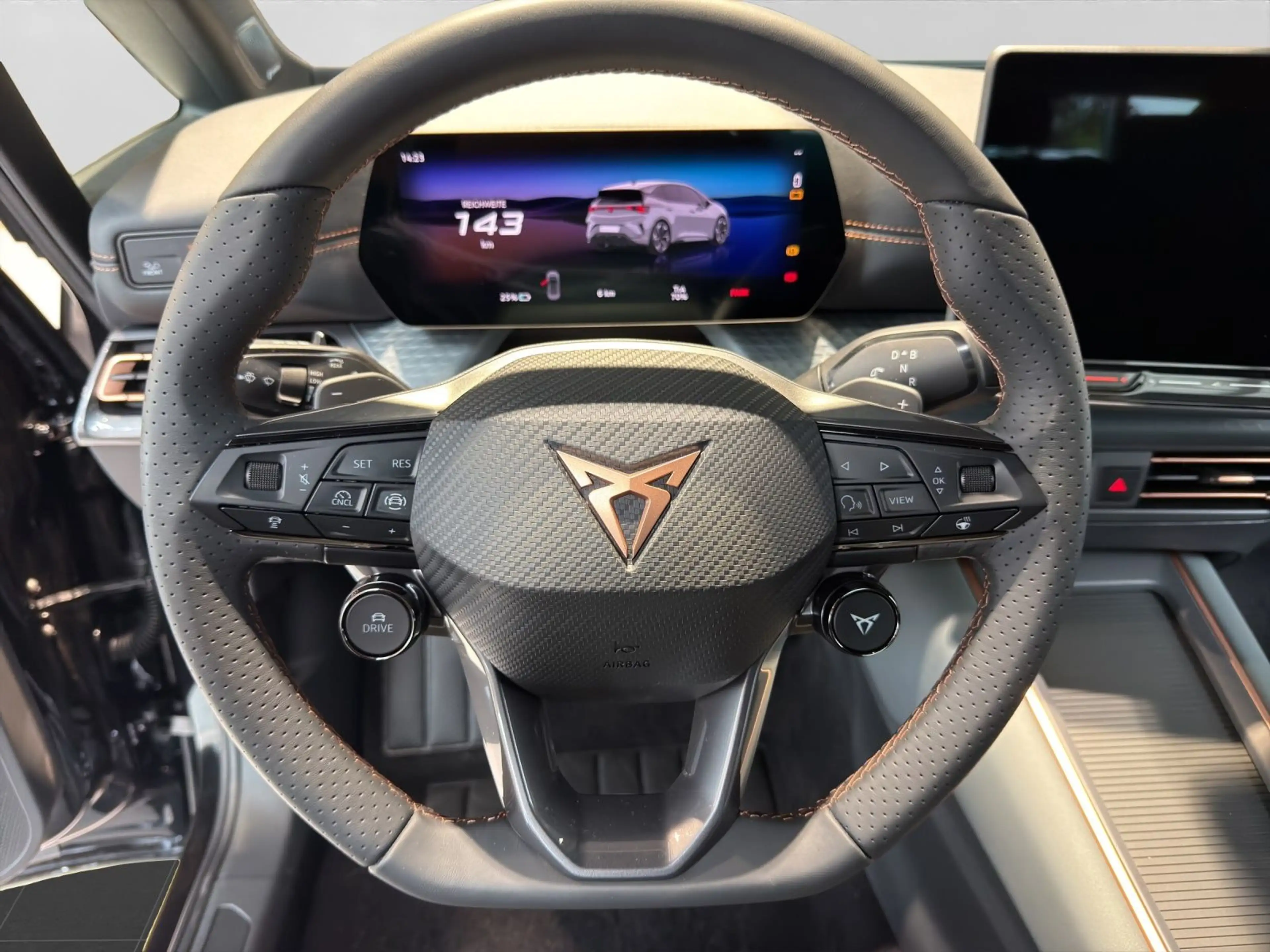 CUPRA Born VZ NAVI HuD STHZ LM20 CLIMA ACC DCC — photo 9