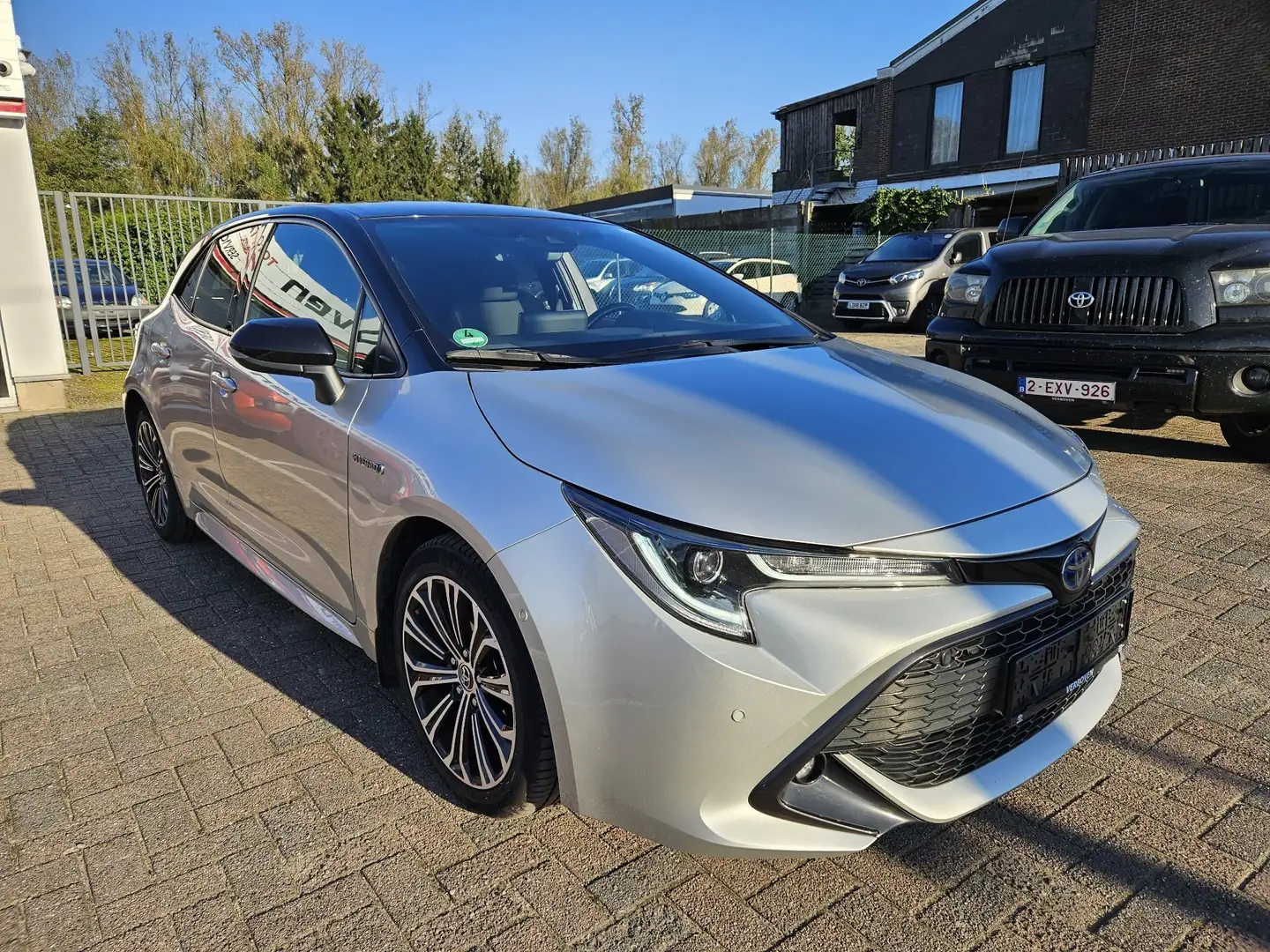 Toyota Corolla 2.0 Hybrid Style e-CVT Zilver - 2
