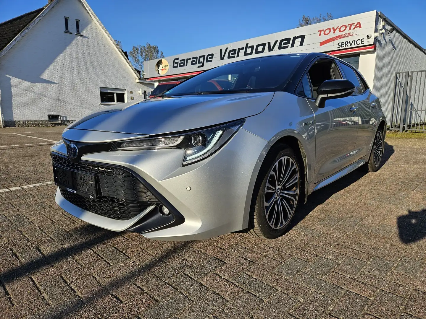Toyota Corolla 2.0 Hybrid Style e-CVT Zilver - 1