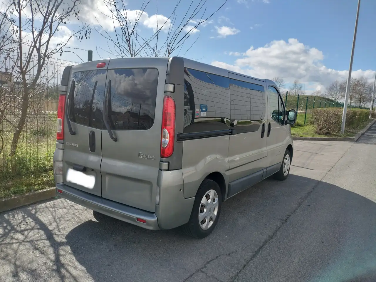Renault Trafic Passenger L1H1 1200 kg - 2.0 dCi 115 Exp