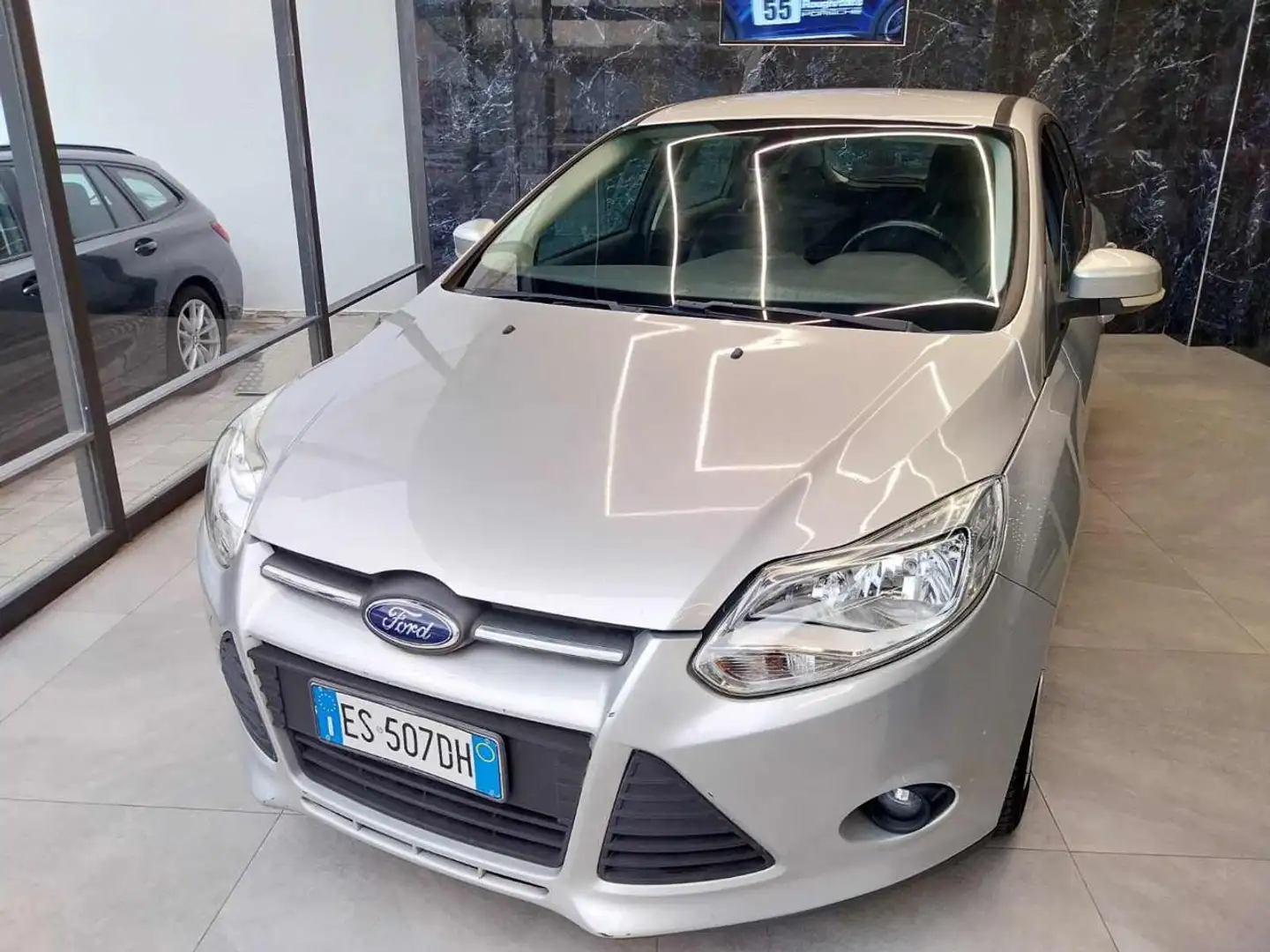 Ford Focus 1.6 TDCi 115 CV Business Gris - 2
