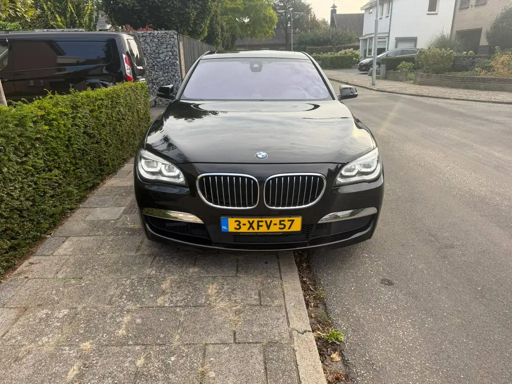 BMW 750 2014 из Европы — купить под ключ