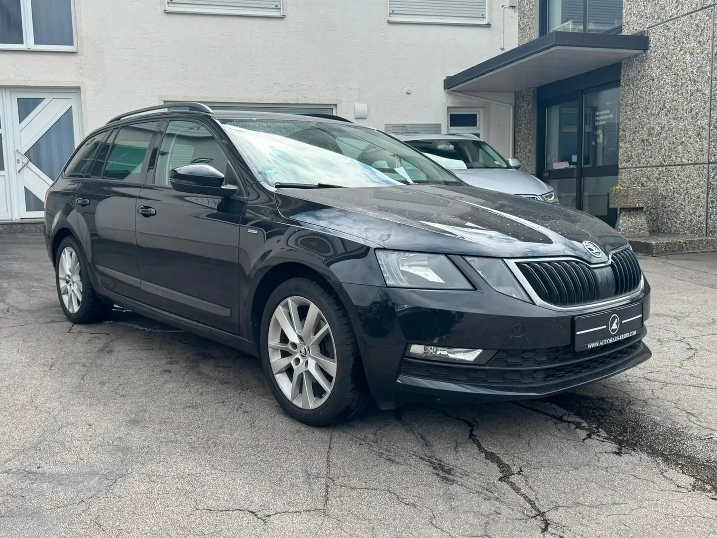 Skoda Octavia 2.0 TDI Clever CARPLAY NAVI TEMPO SHZ LM Schwarz - 2