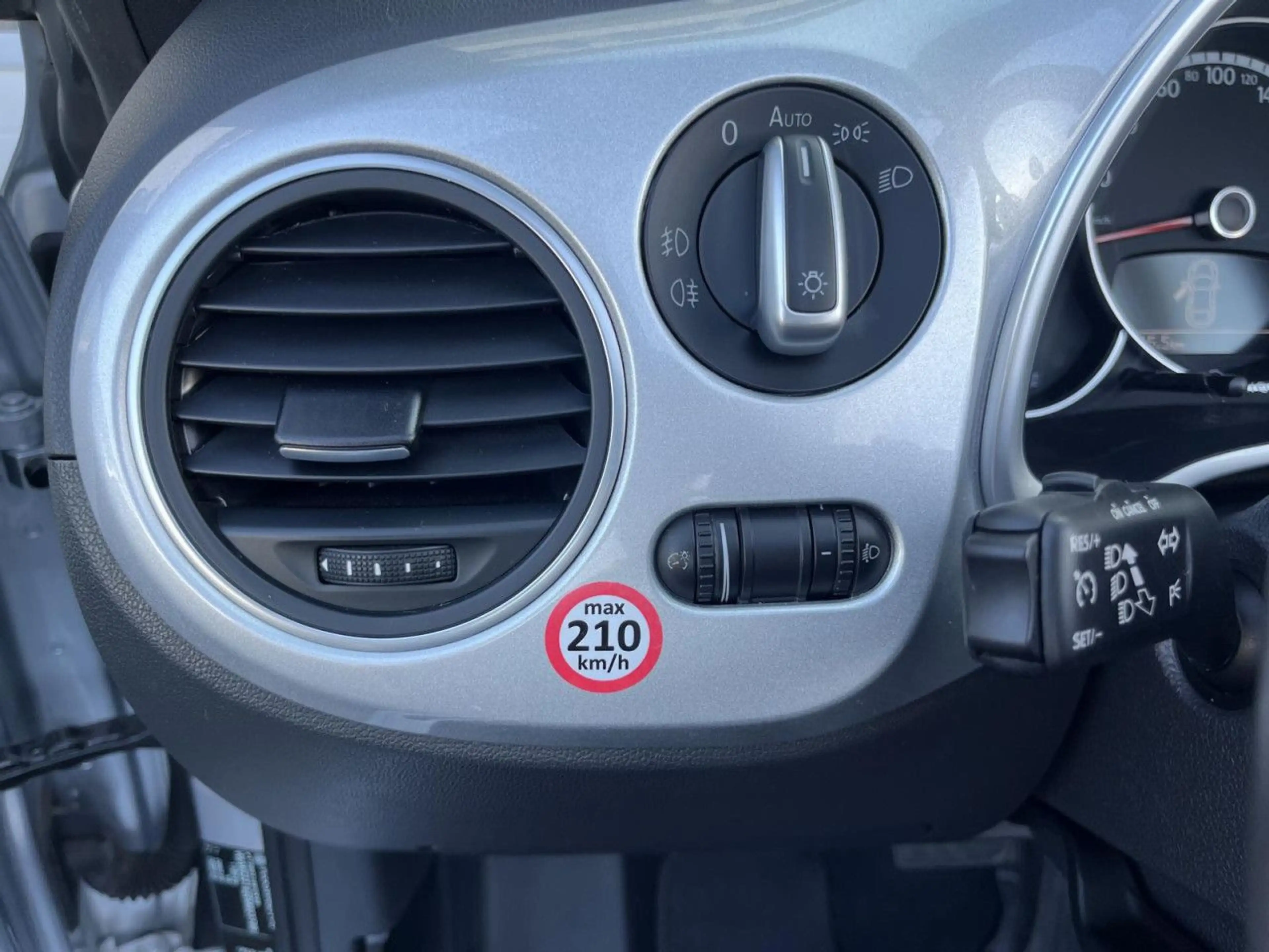 Volkswagen Beetle Cabrio 1,2 TSI DSG Cup Sitzheizung PDC — photo 10