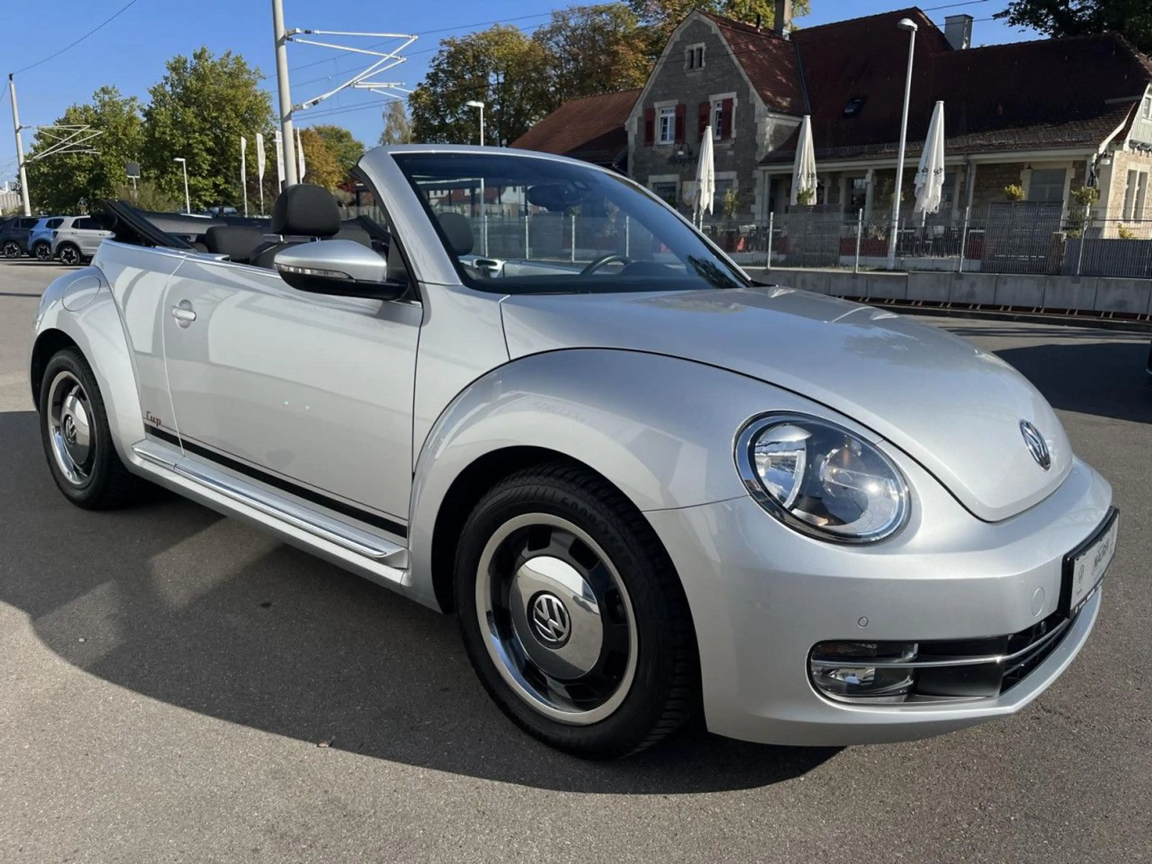 Volkswagen Beetle Cabrio 1,2 TSI DSG Cup Sitzheizung PDC — photo 4