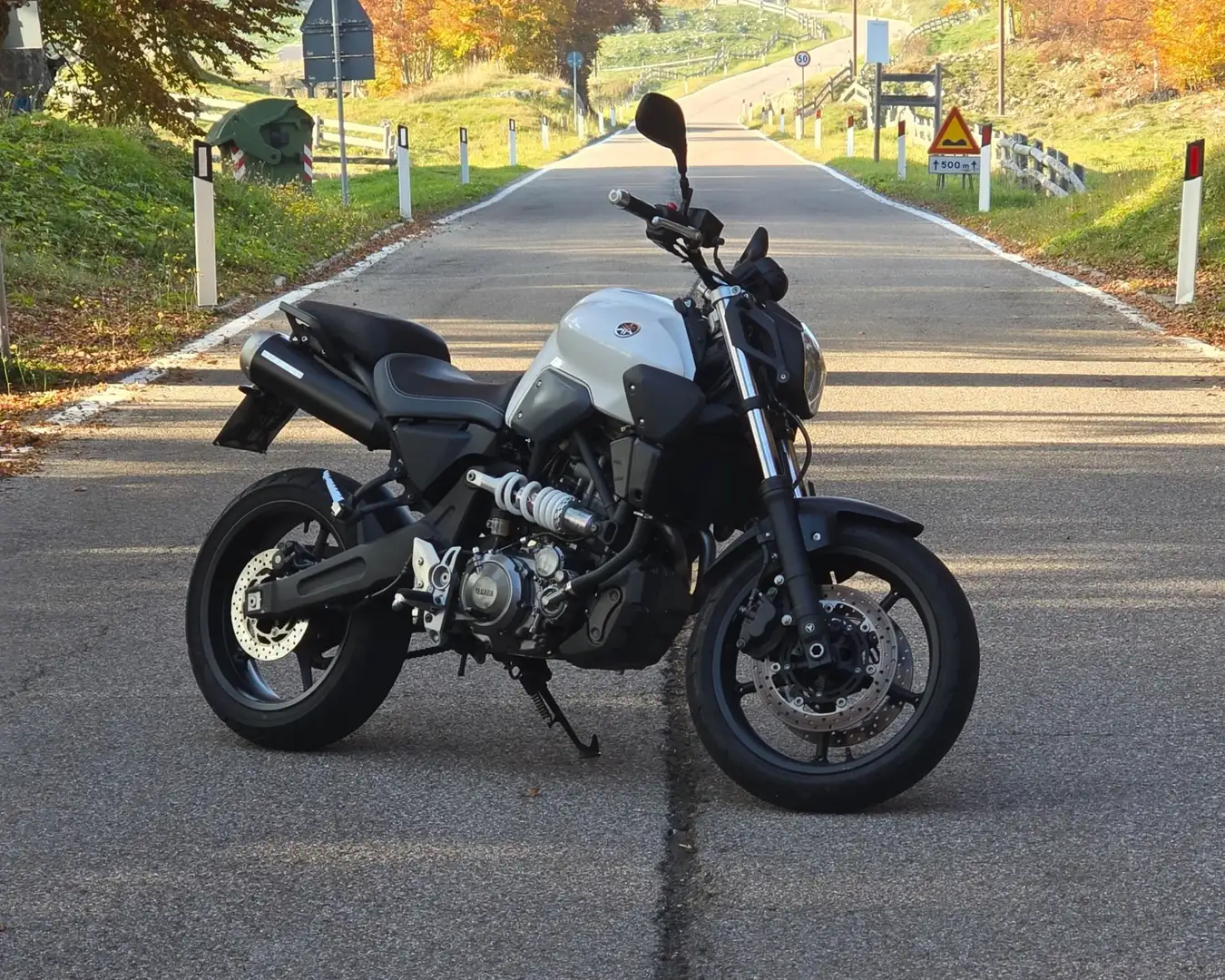 Yamaha MT-03 Biały - 1