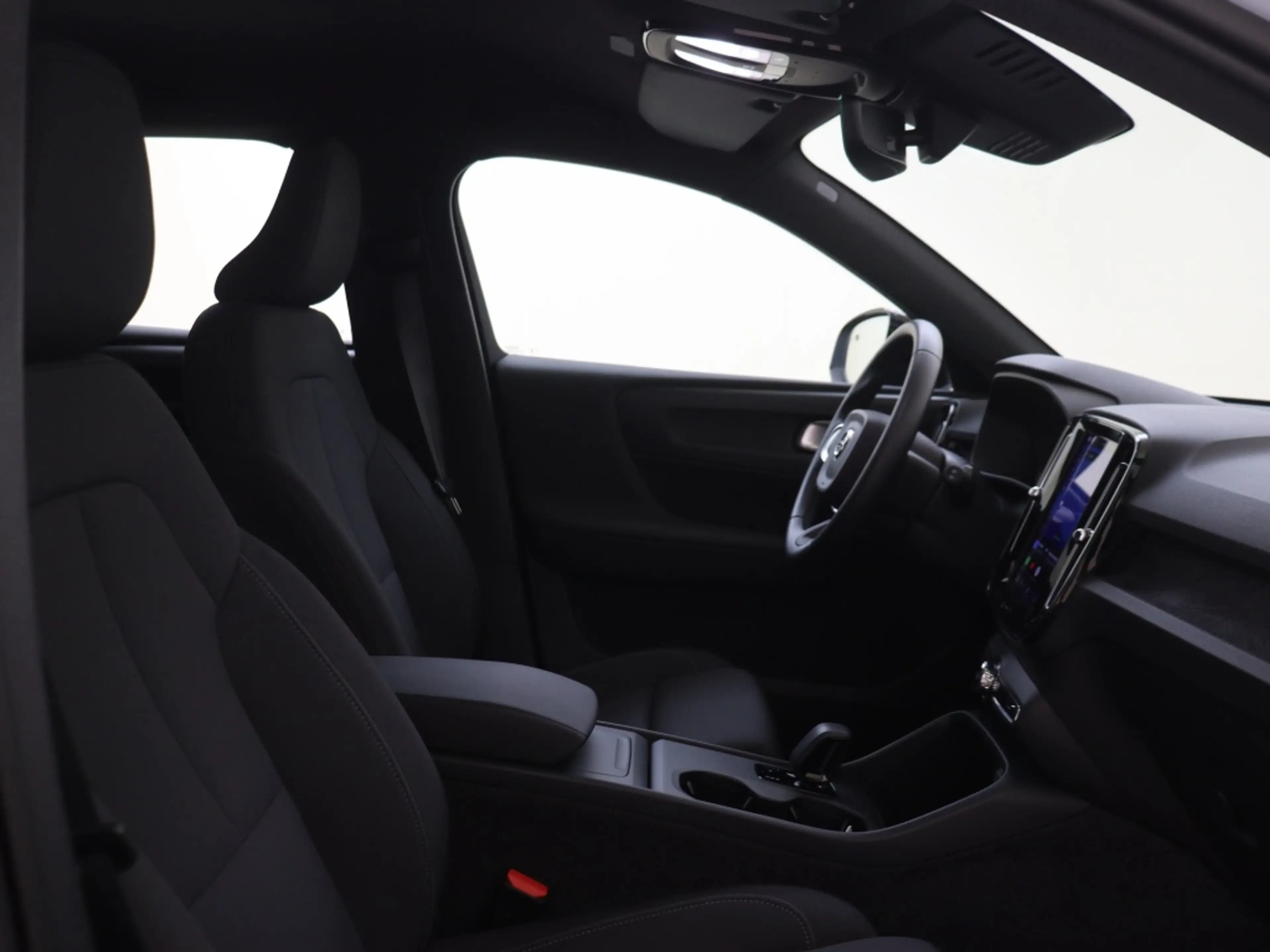 Volvo EX40 Extended Plus 82 kWh | Trekhaak | All-Seasonbanden — photo 13