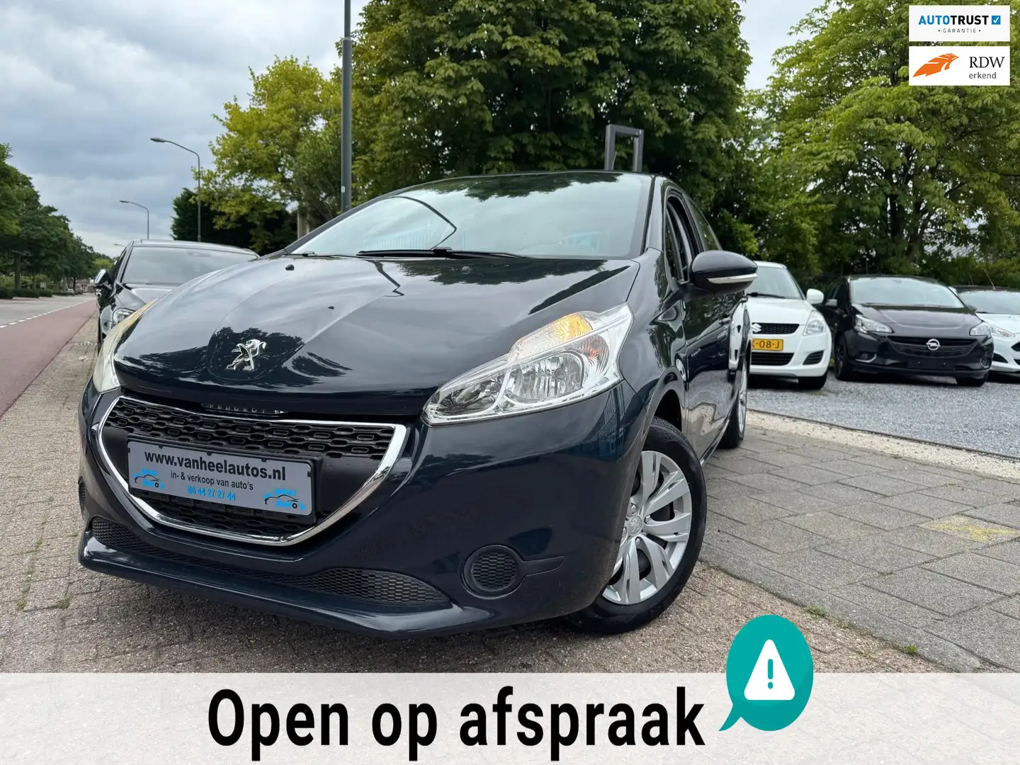 Peugeot 208 1.0 PureTech A-C Elek Pakket 5-Drs Pdc Bluetooth Grijs - 1