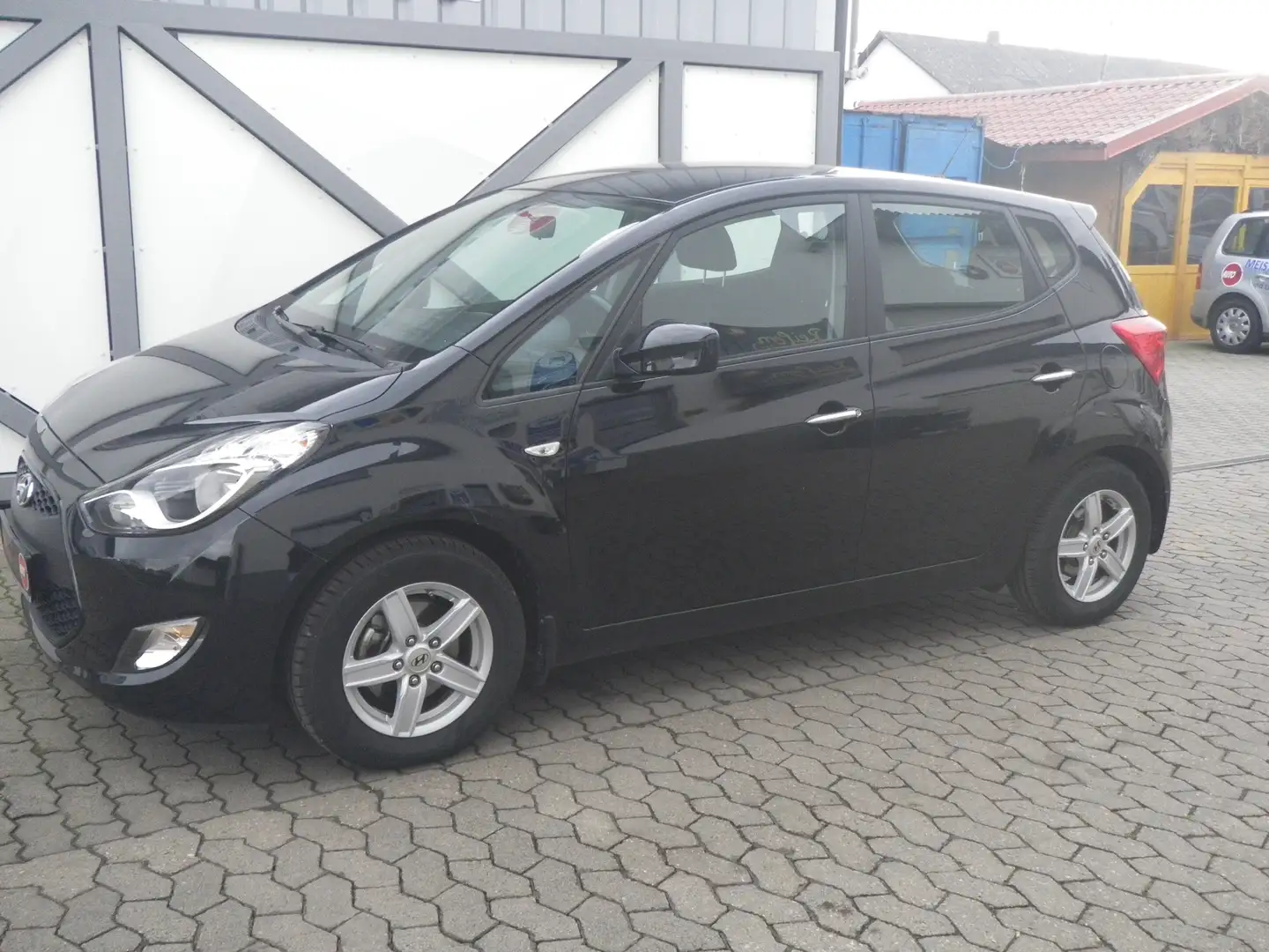 Hyundai iX20 Classic Schwarz - 2
