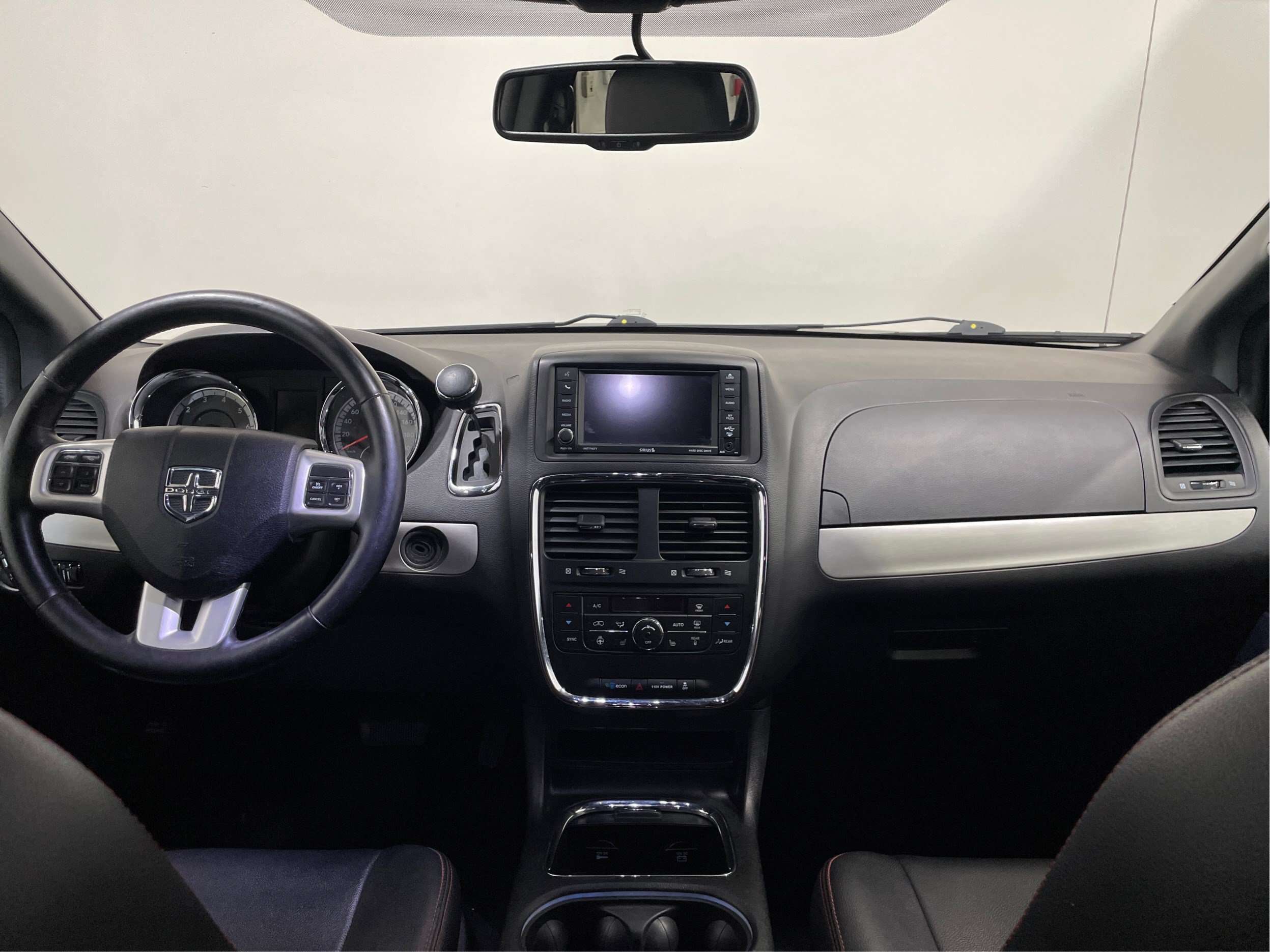 2017 Dodge Grand Caravan GT 7 Places Cuir Sièges Chauffants Caméra — снимка 1