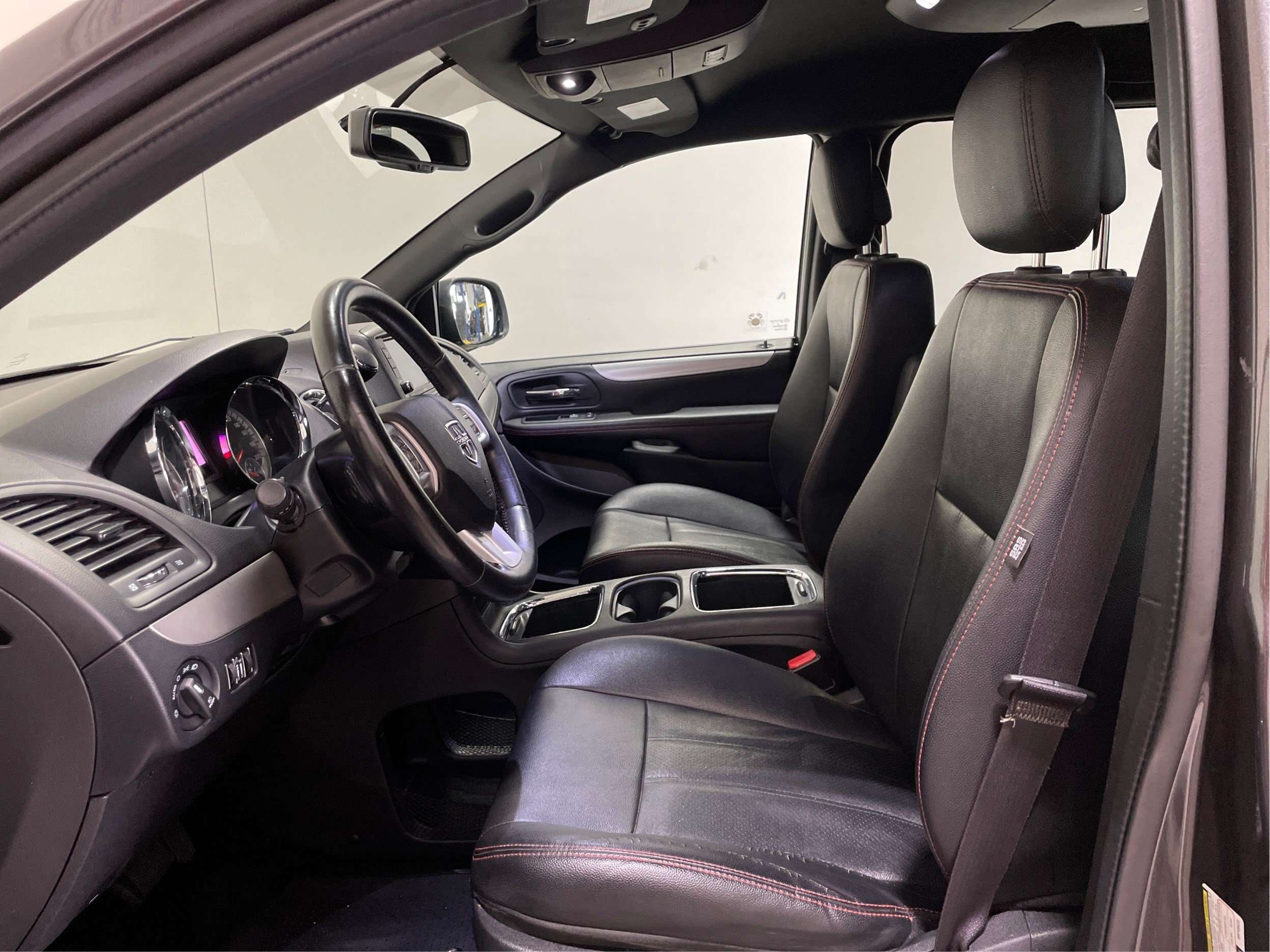 2017 Dodge Grand Caravan GT 7 Places Cuir Sièges Chauffants Caméra — снимка 1