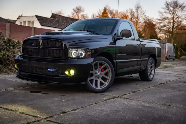 Dodge RAM SRT-10 Viper