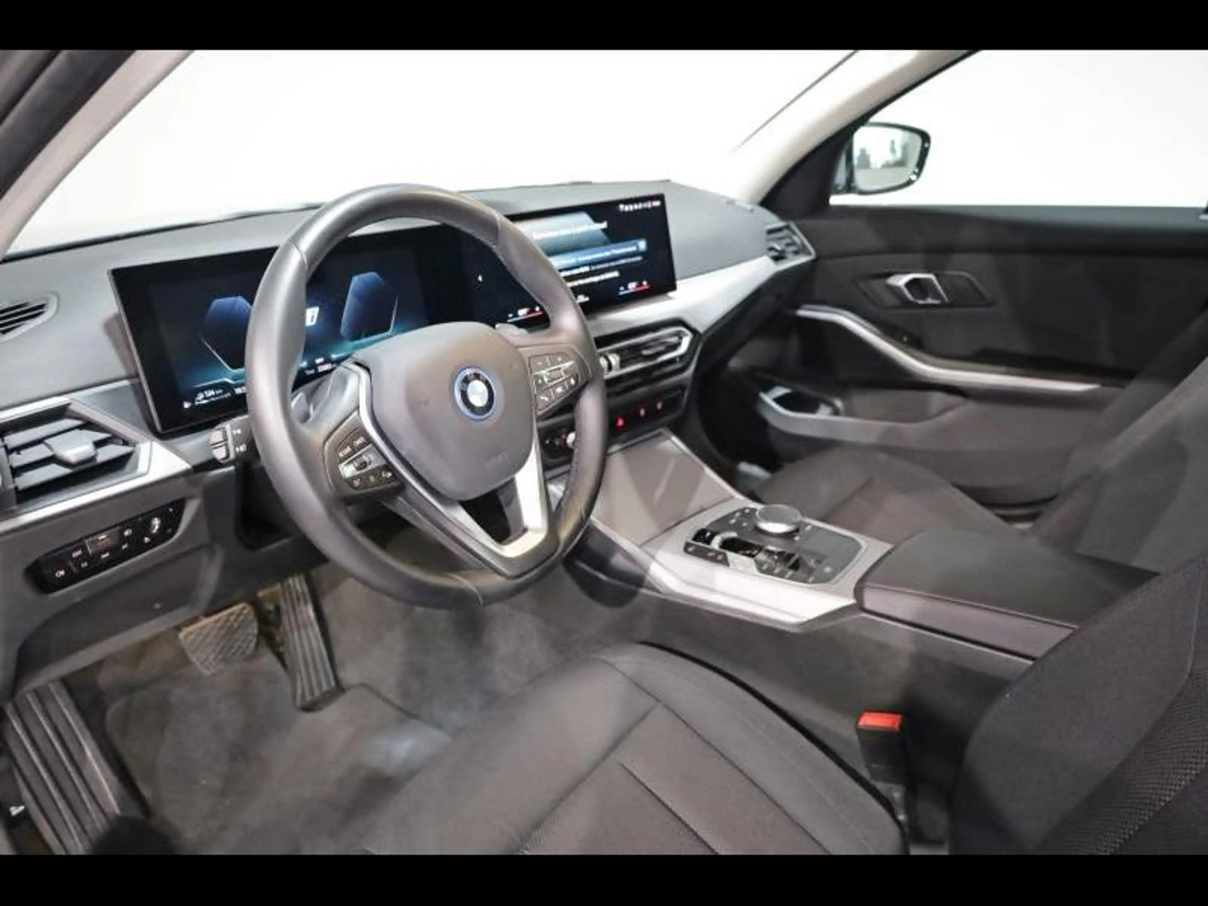 BMW 320 e Berline — photo 6