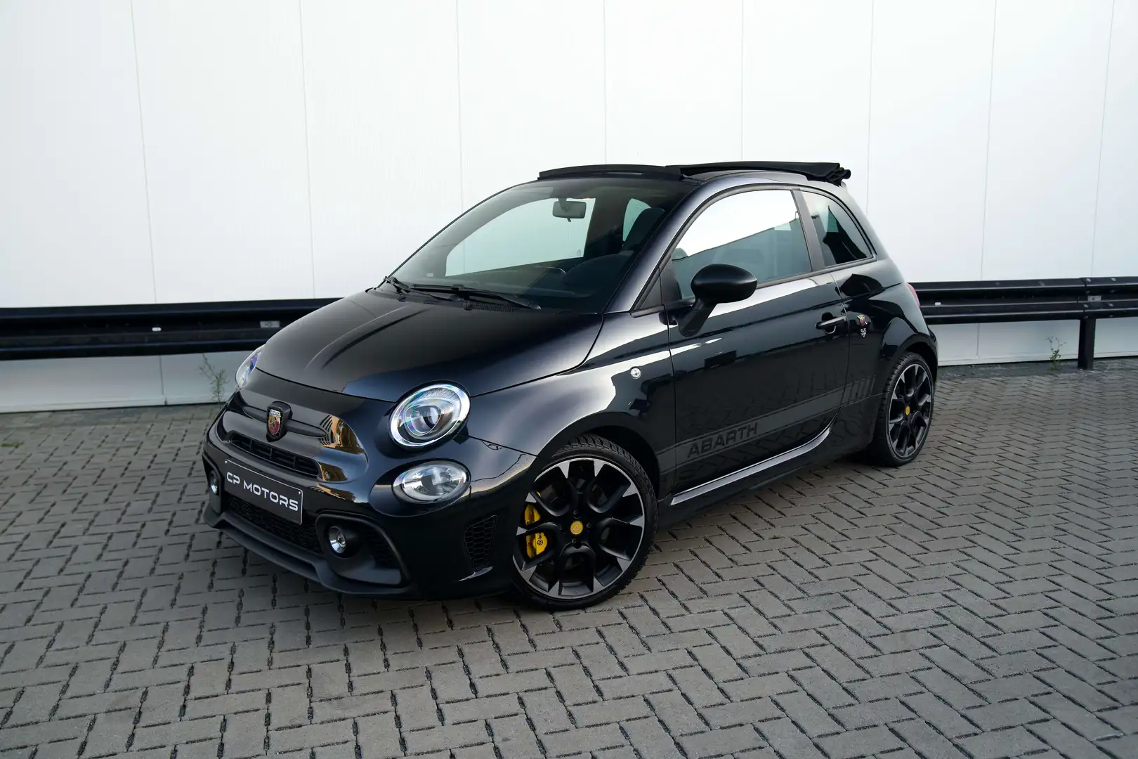 Fiat 500C Abarth CABRIO  SPORTUITLAAT  HISTORIEK  BEATS  TOP Černá - 1