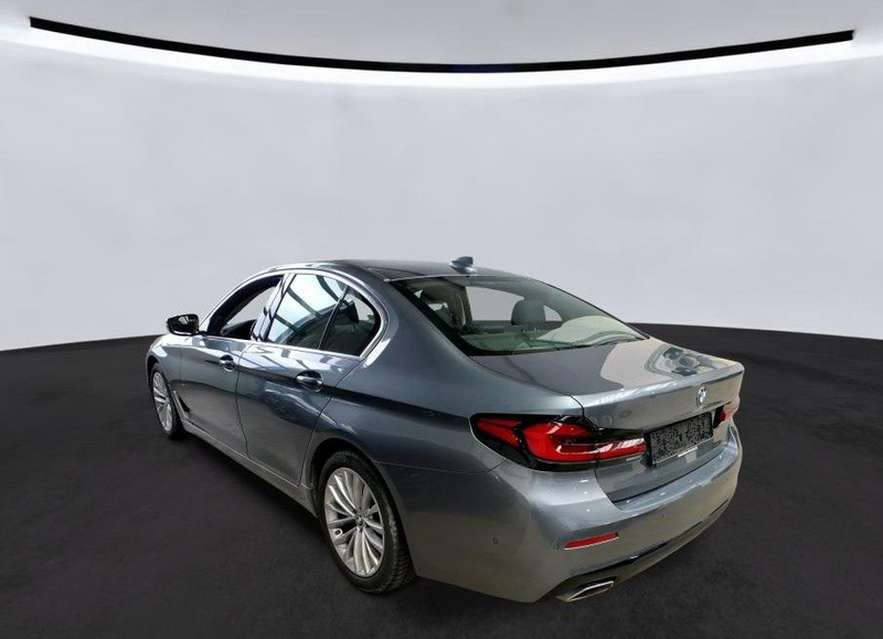 BMW 530 i xDrive Lim HUD Glas-SD HiFi St-Hzg — photo 2
