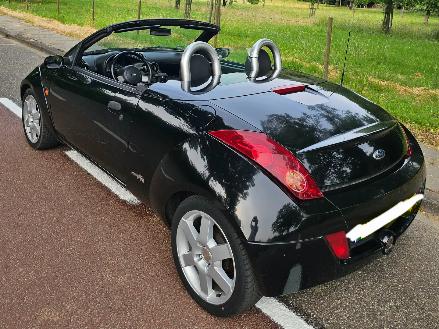 Ford Streetka Streetka 1.6 8V Elegance Schwarz - 1