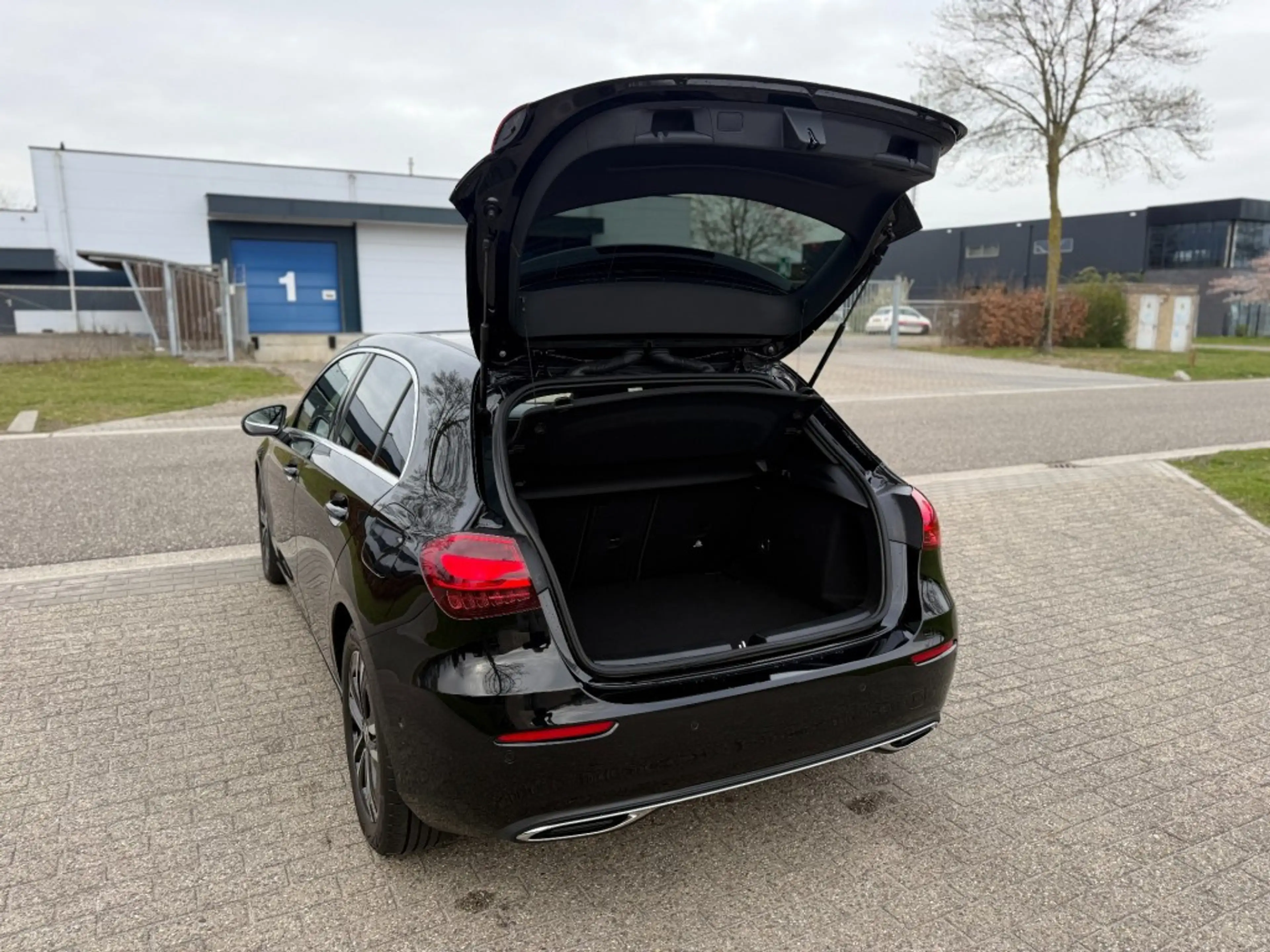 Mercedes-Benz A 180 180 Star Edition Luxury Line Navi Camera — photo 9