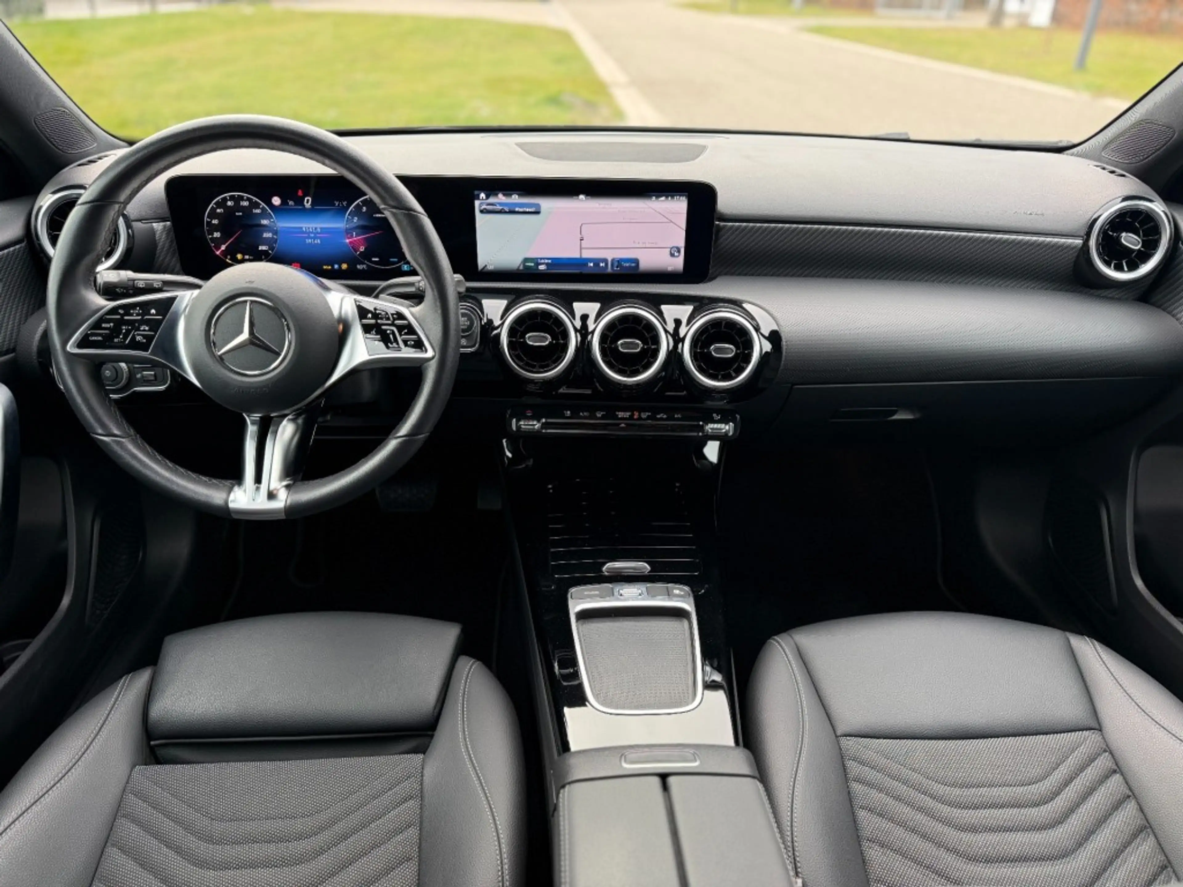 Mercedes-Benz A 180 180 Star Edition Luxury Line Navi Camera — photo 11