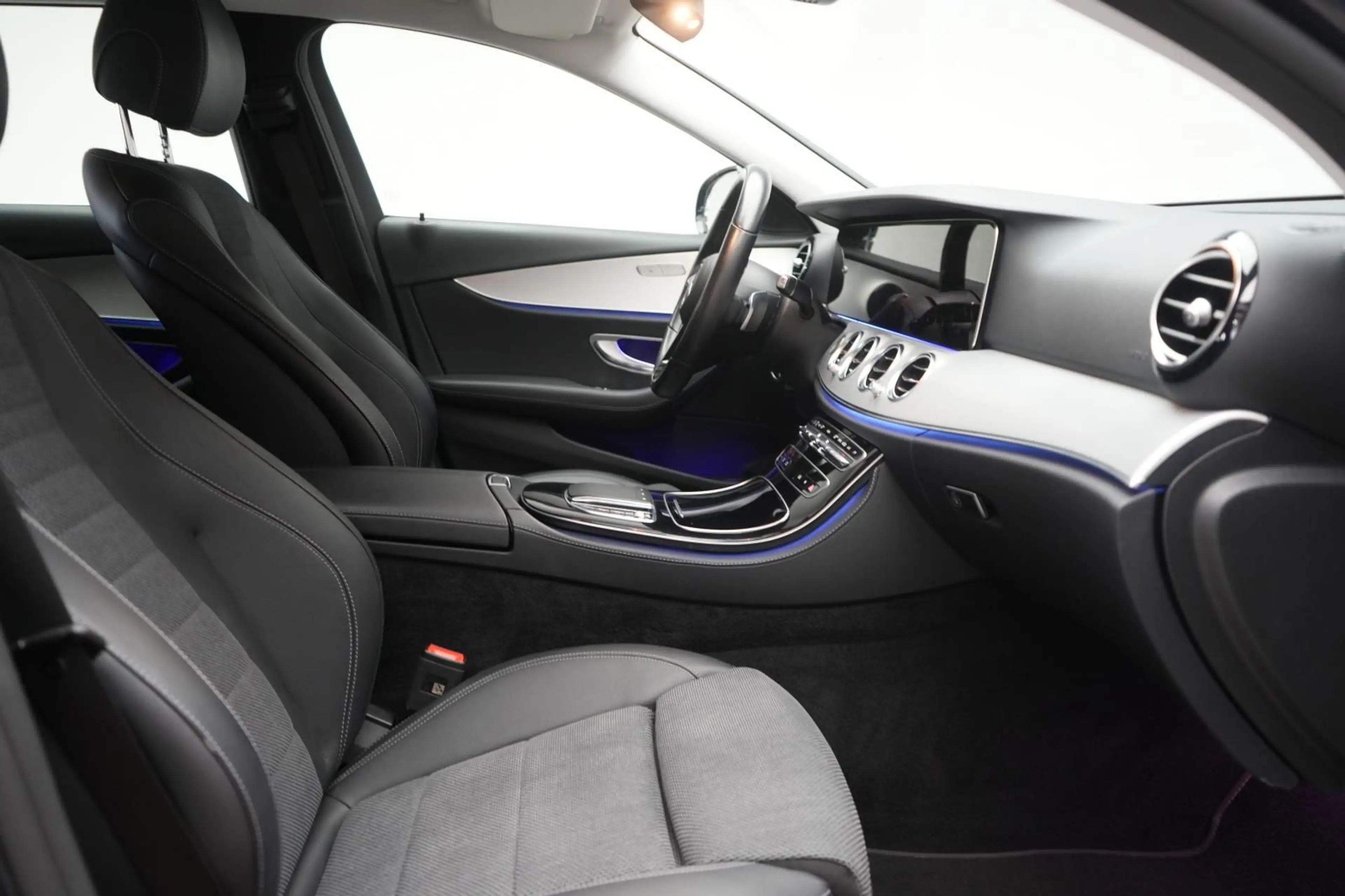 Mercedes-Benz E 200 d T 9G-Tronic Avantgarde Distronic/Kamera/ — photo 7
