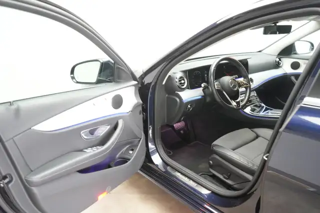 Mercedes-Benz E-Class view 11