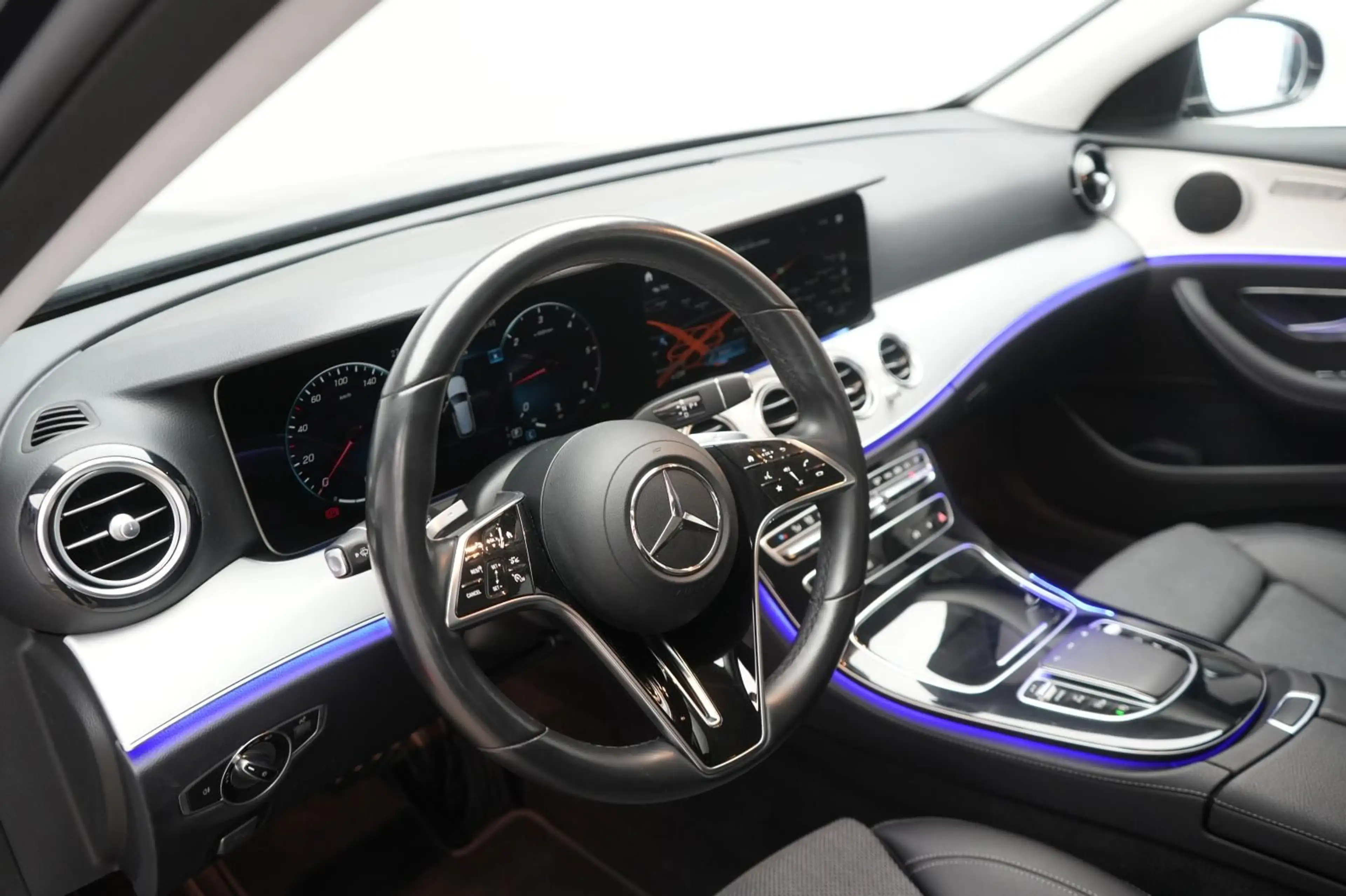 Mercedes-Benz E 200 d T 9G-Tronic Avantgarde Distronic/Kamera/ — photo 12
