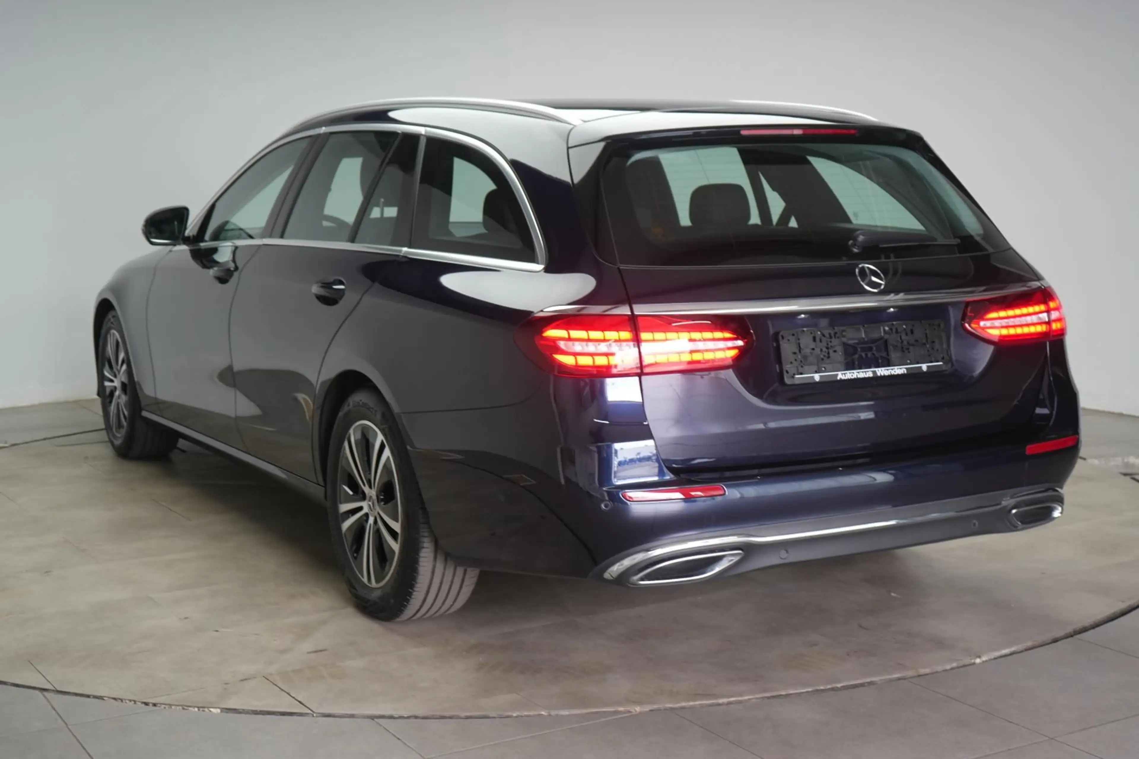 Mercedes-Benz E 200 d T 9G-Tronic Avantgarde Distronic/Kamera/ — photo 6