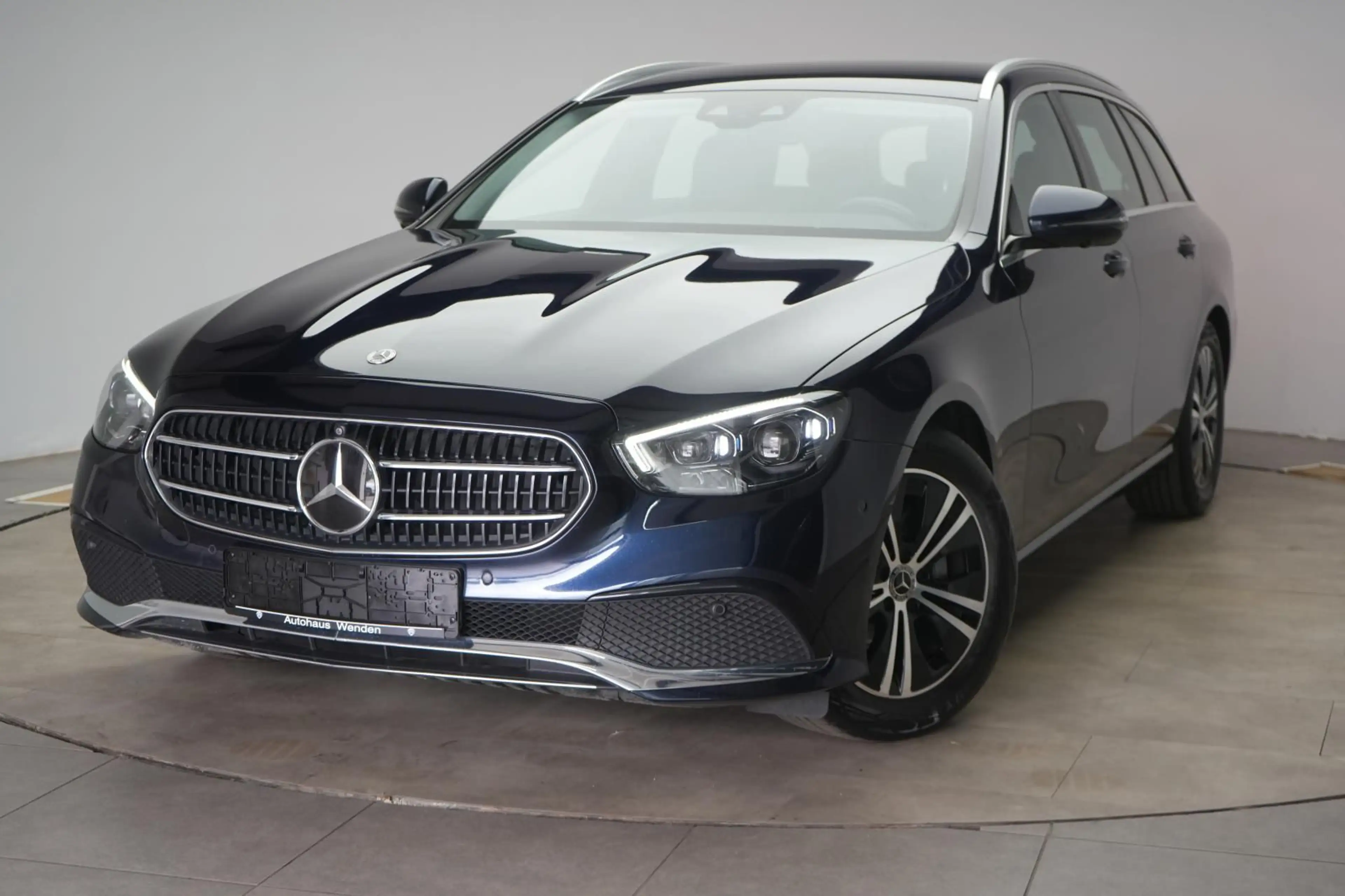 Mercedes-Benz E 200 d T 9G-Tronic Avantgarde Distronic/Kamera/ — photo 3