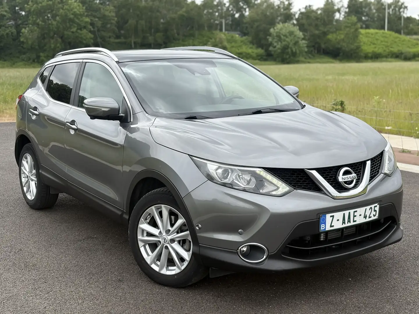 Nissan Qashqai 1.6 dCi 2WD Tekna Grau - 2